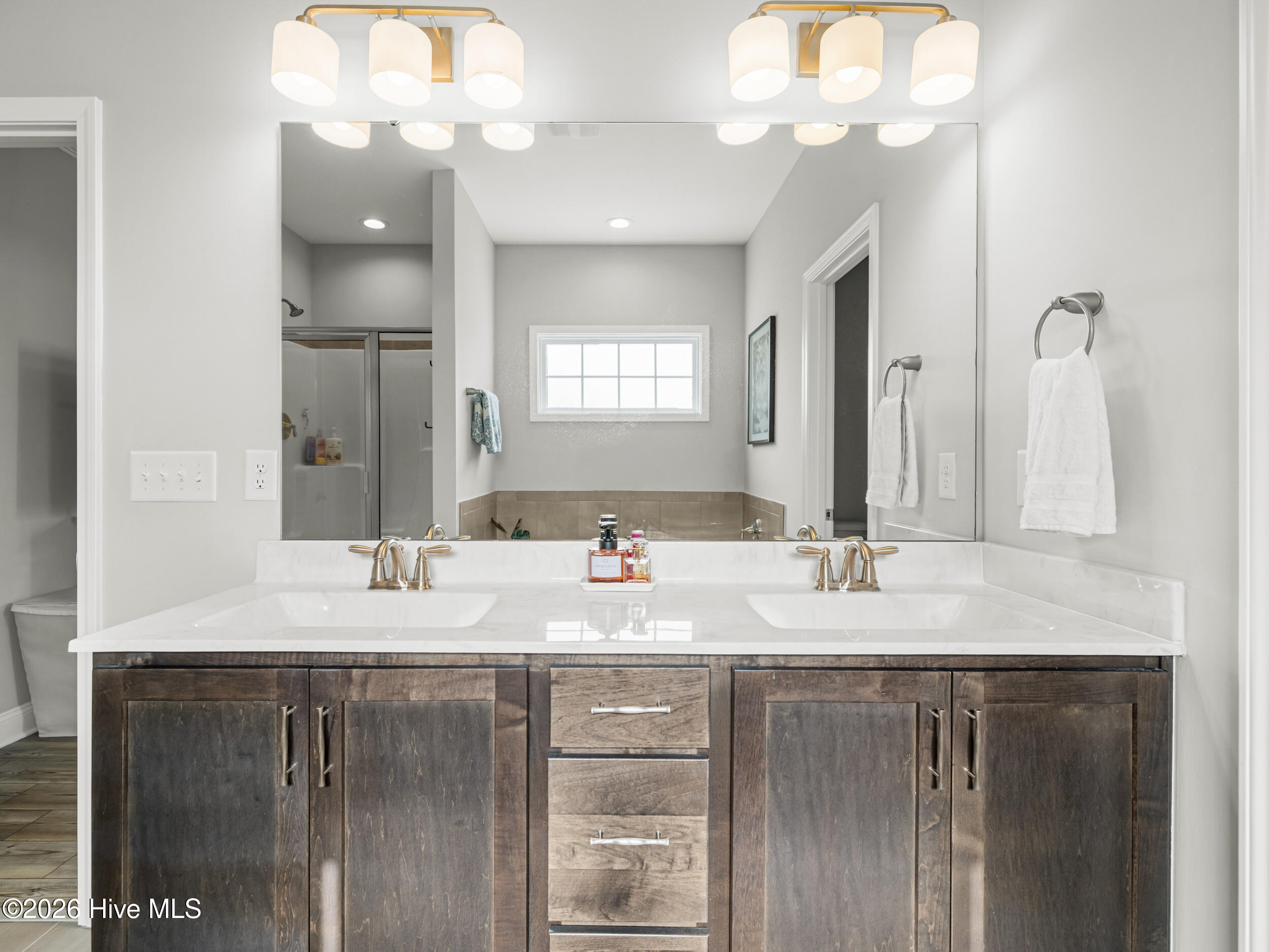 100559684 | Photo 30