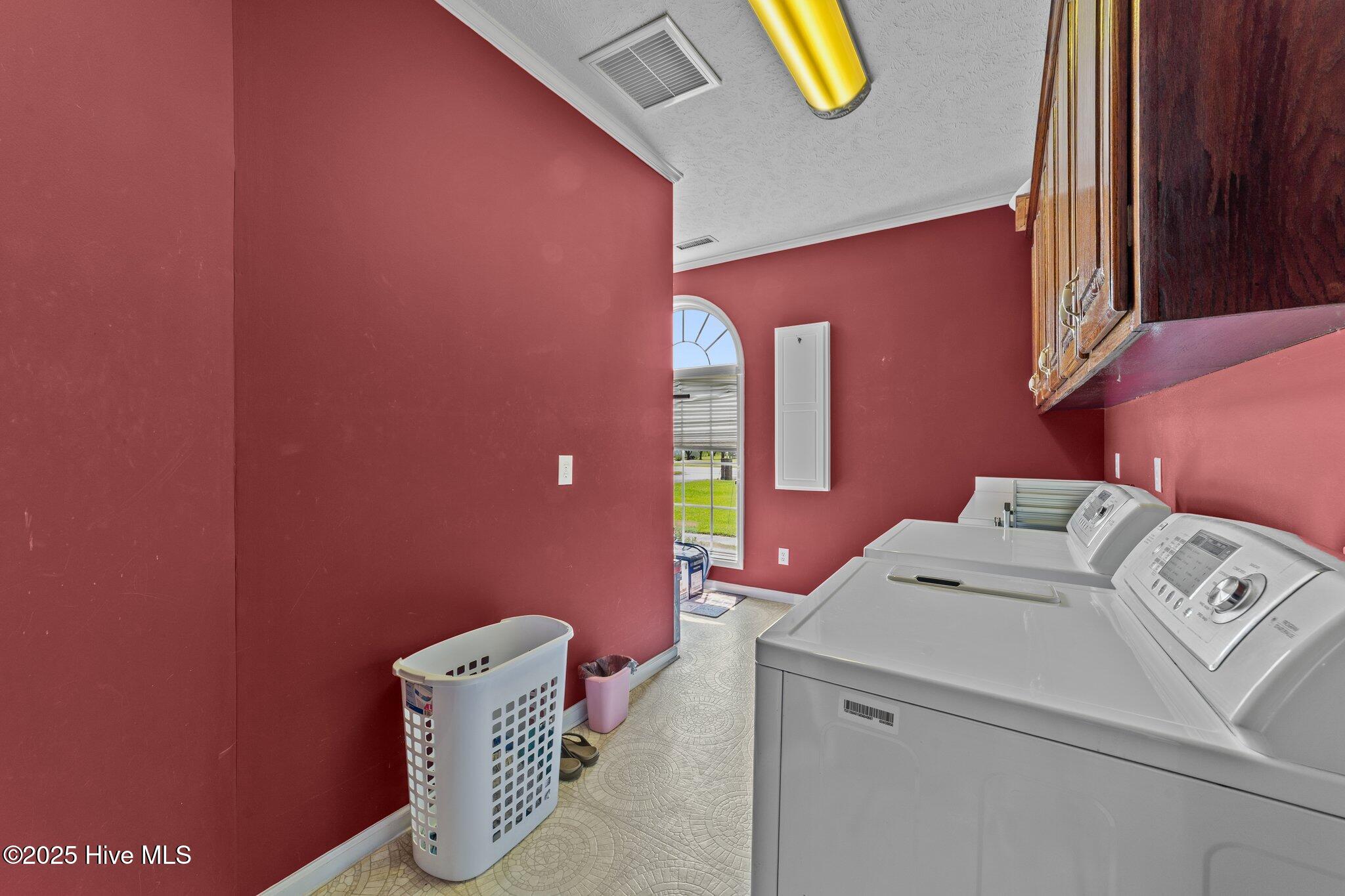 100513864 | Photo 25