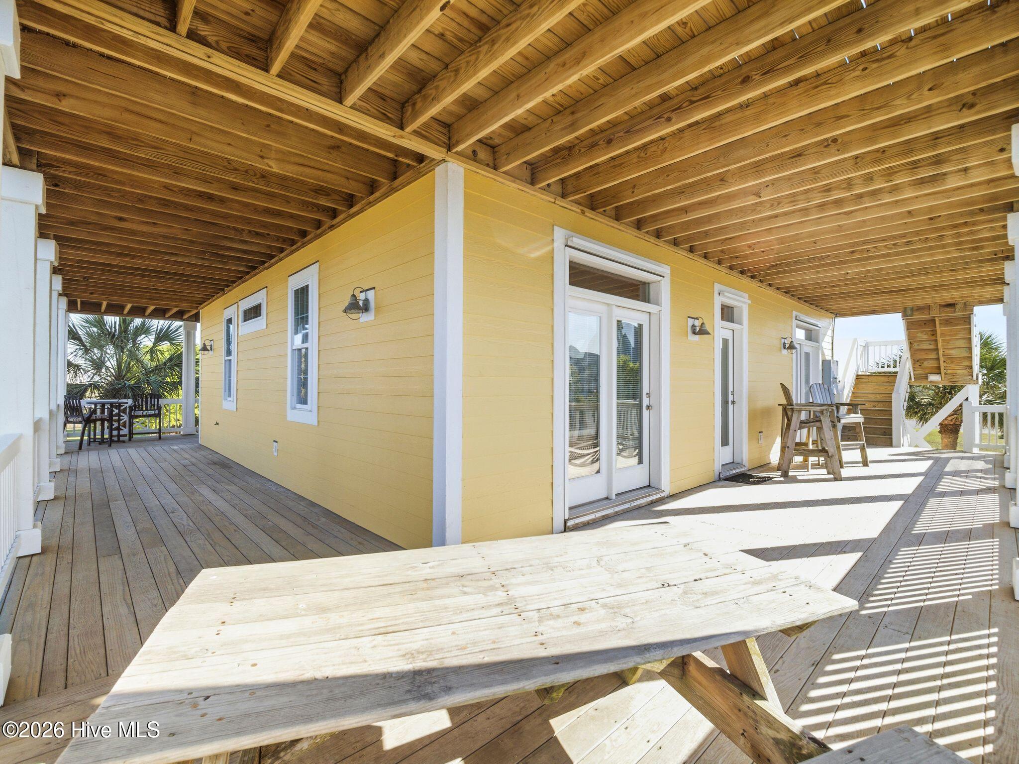 100569349 | Photo 30