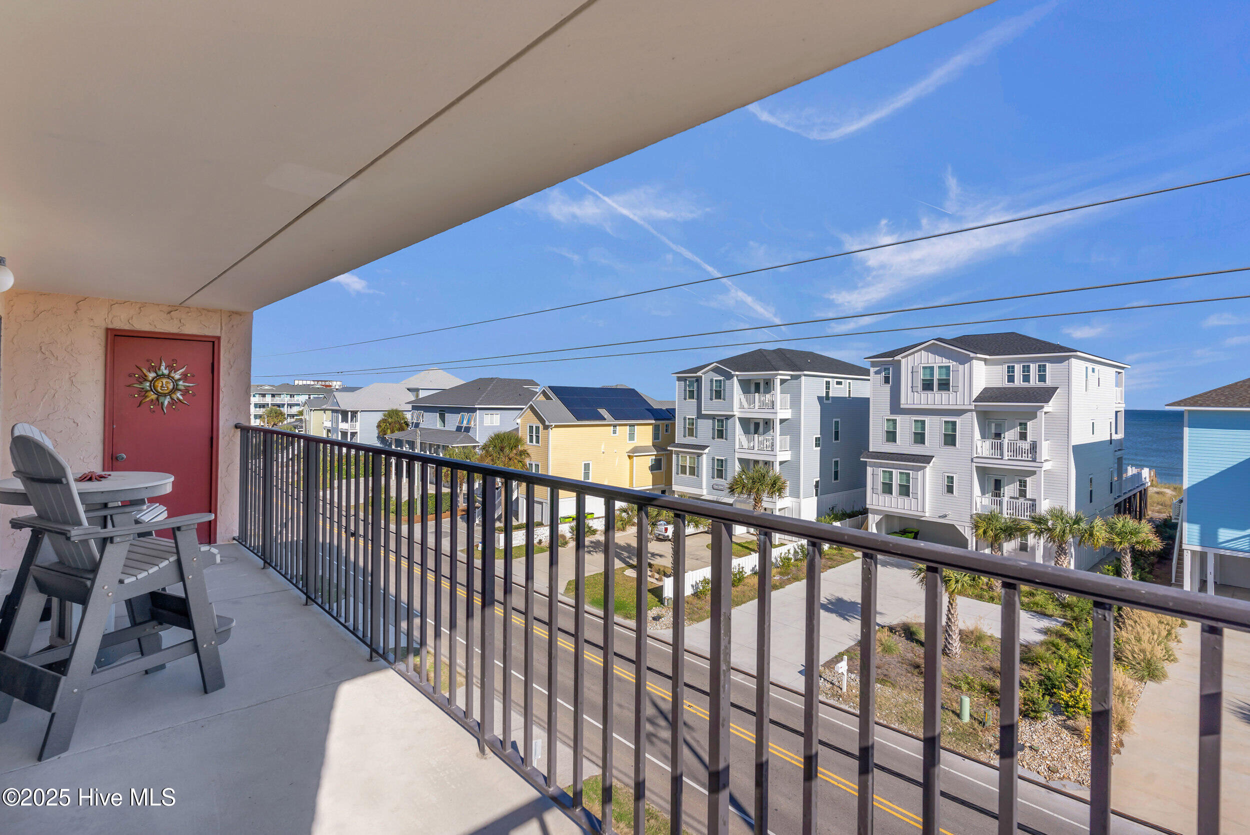 100541265 | Photo 21