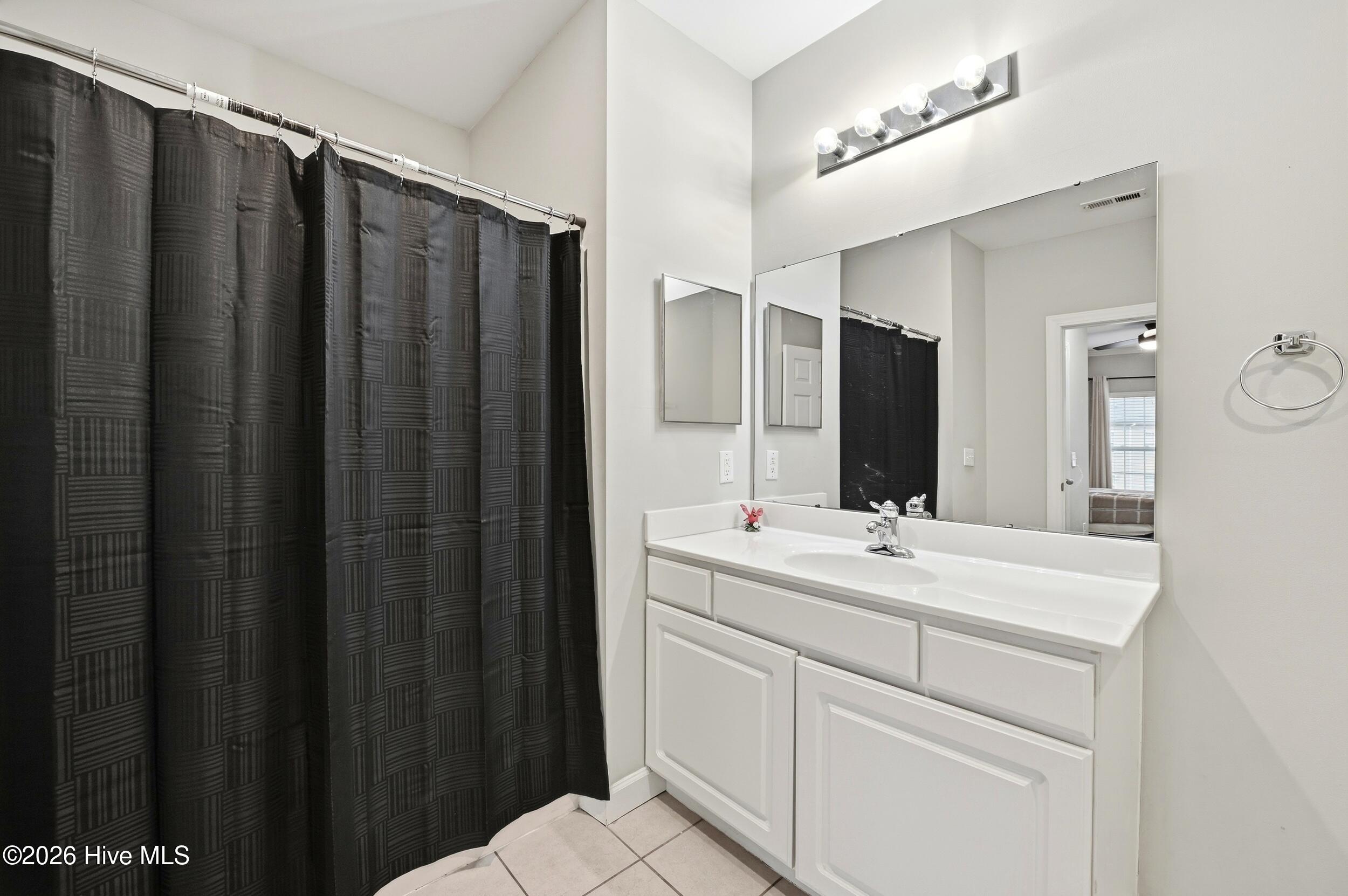 100553296 | Photo 17