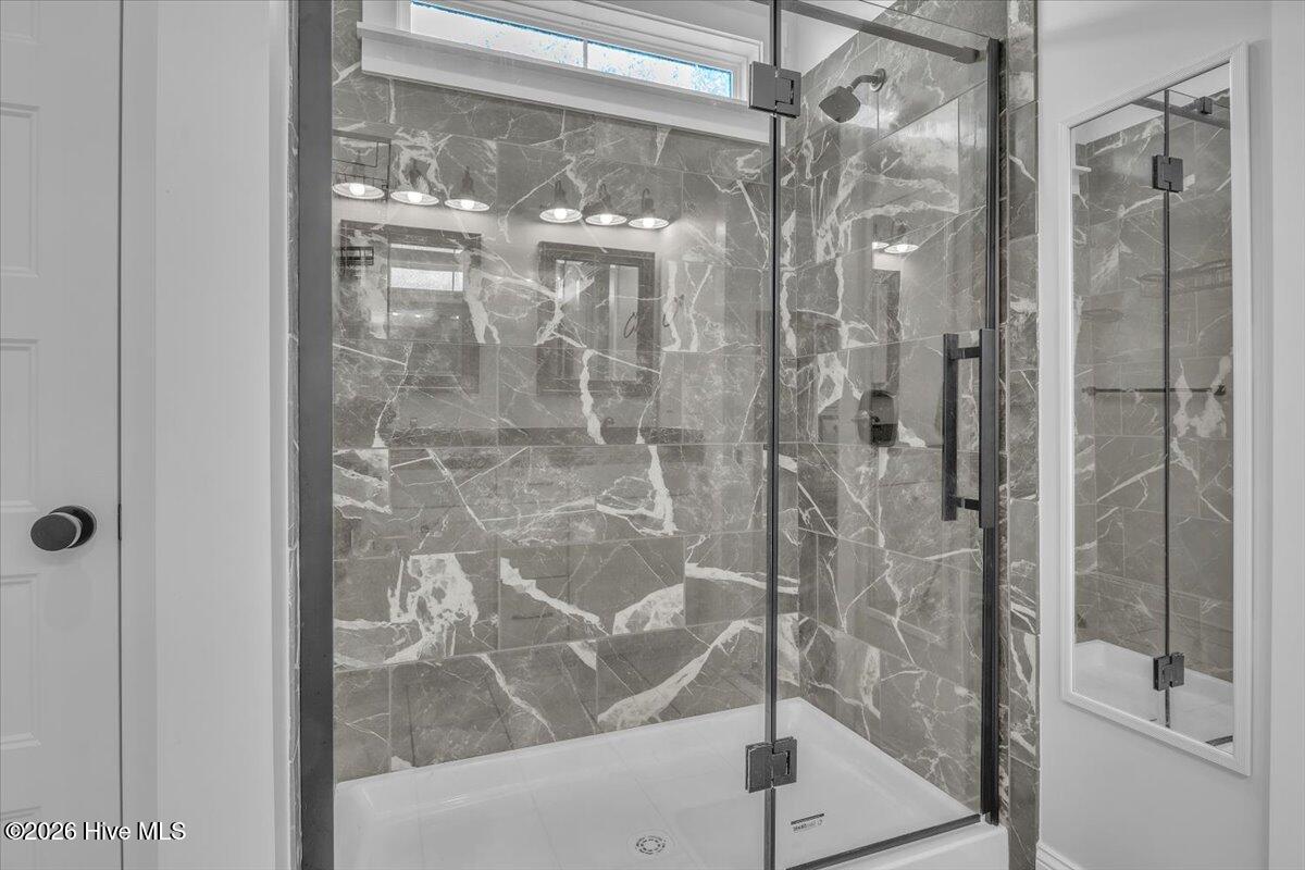 100552263 | Photo 22