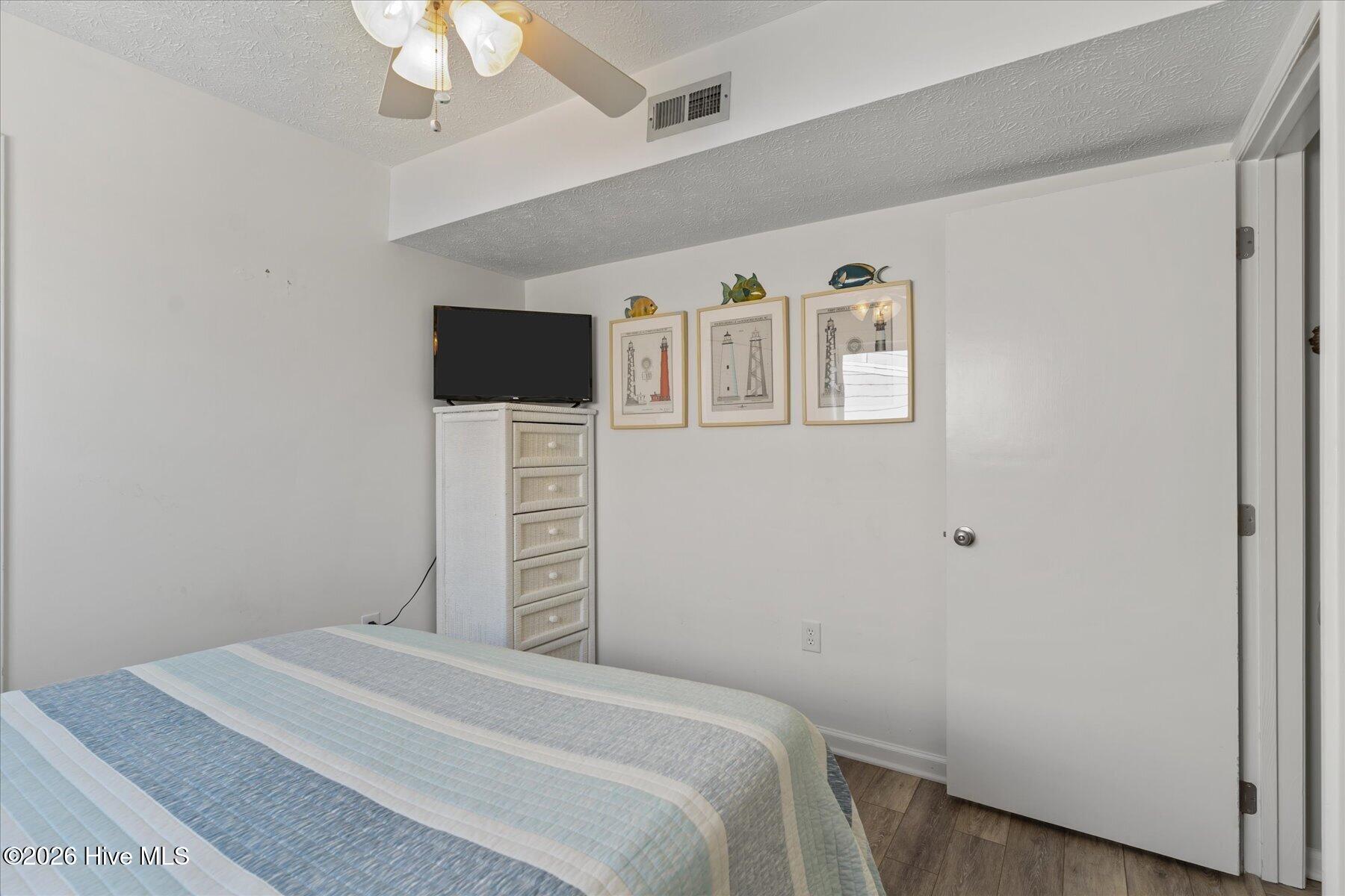 100564383 | Photo 45