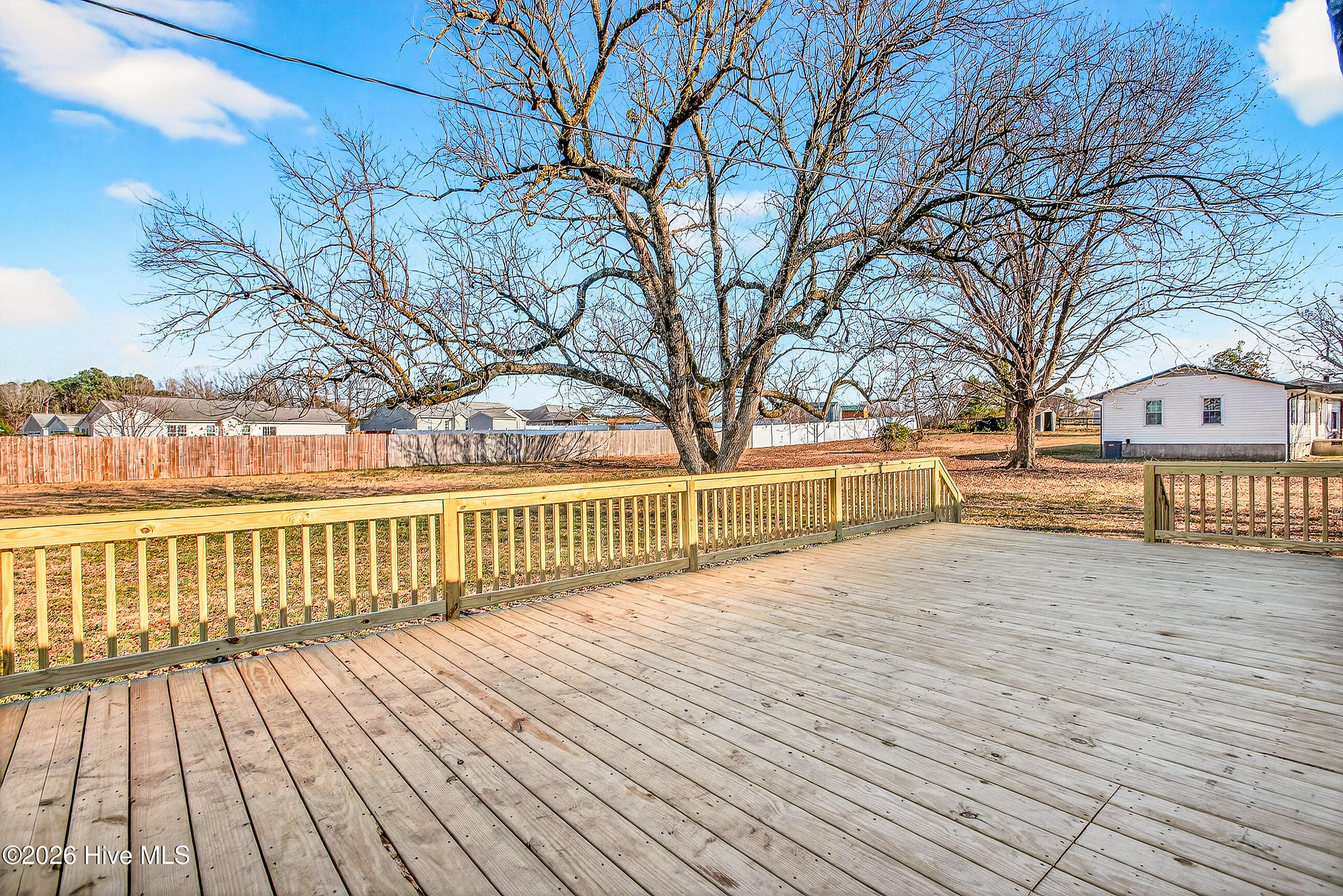 100552085 | Photo 18