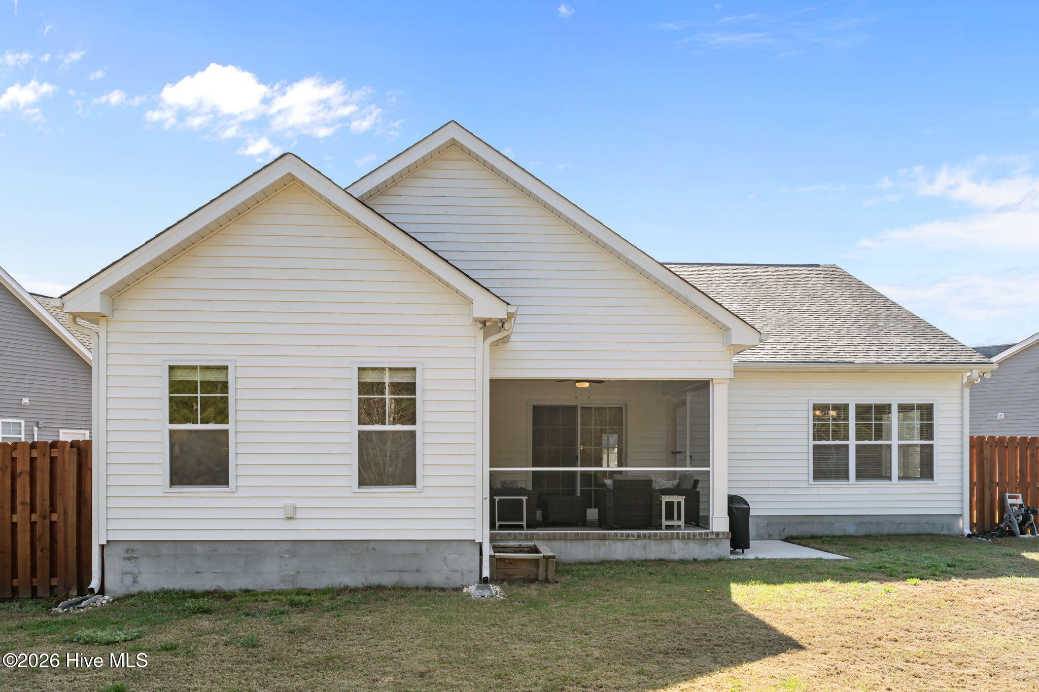 100564027 | Photo 38