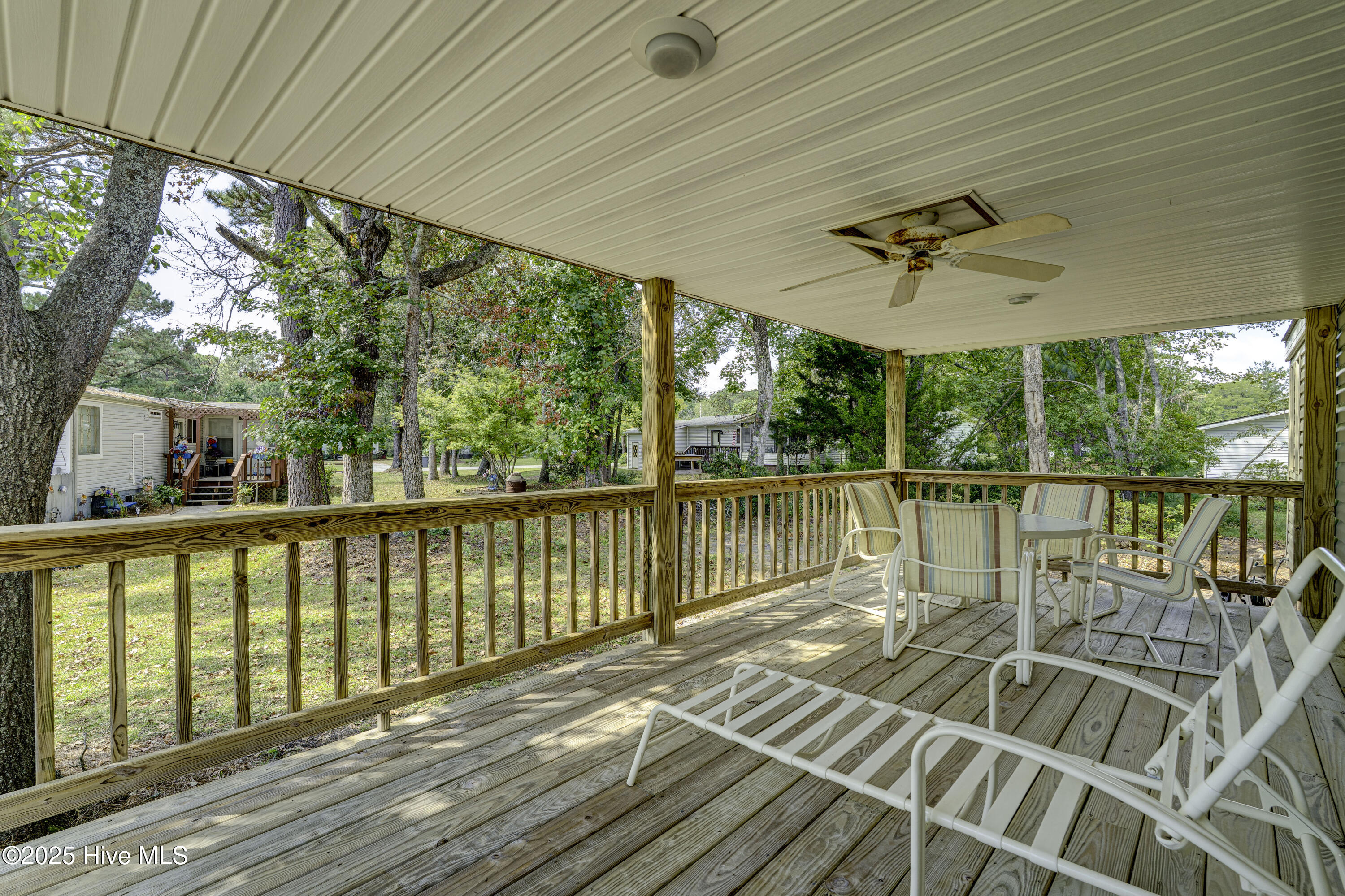 100532142 | Photo 37