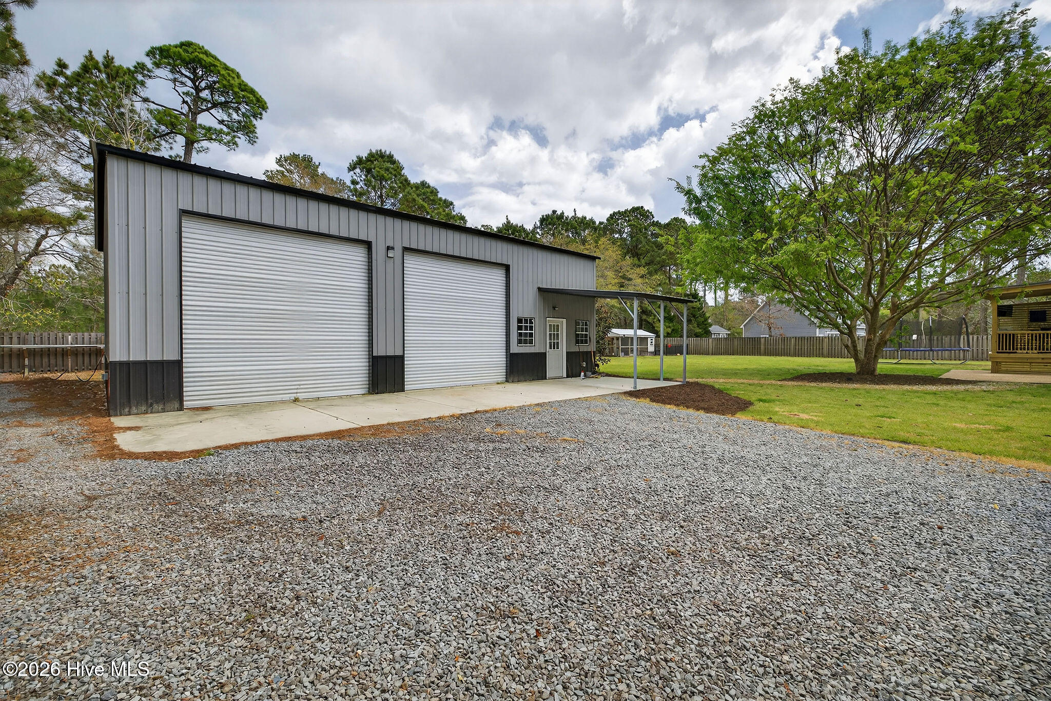 100563131 | Photo 69