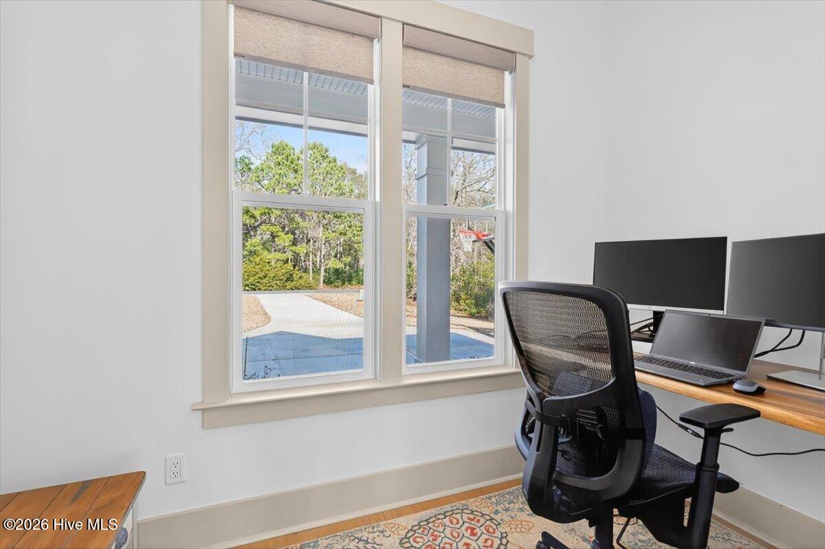 100549175 | Photo 35