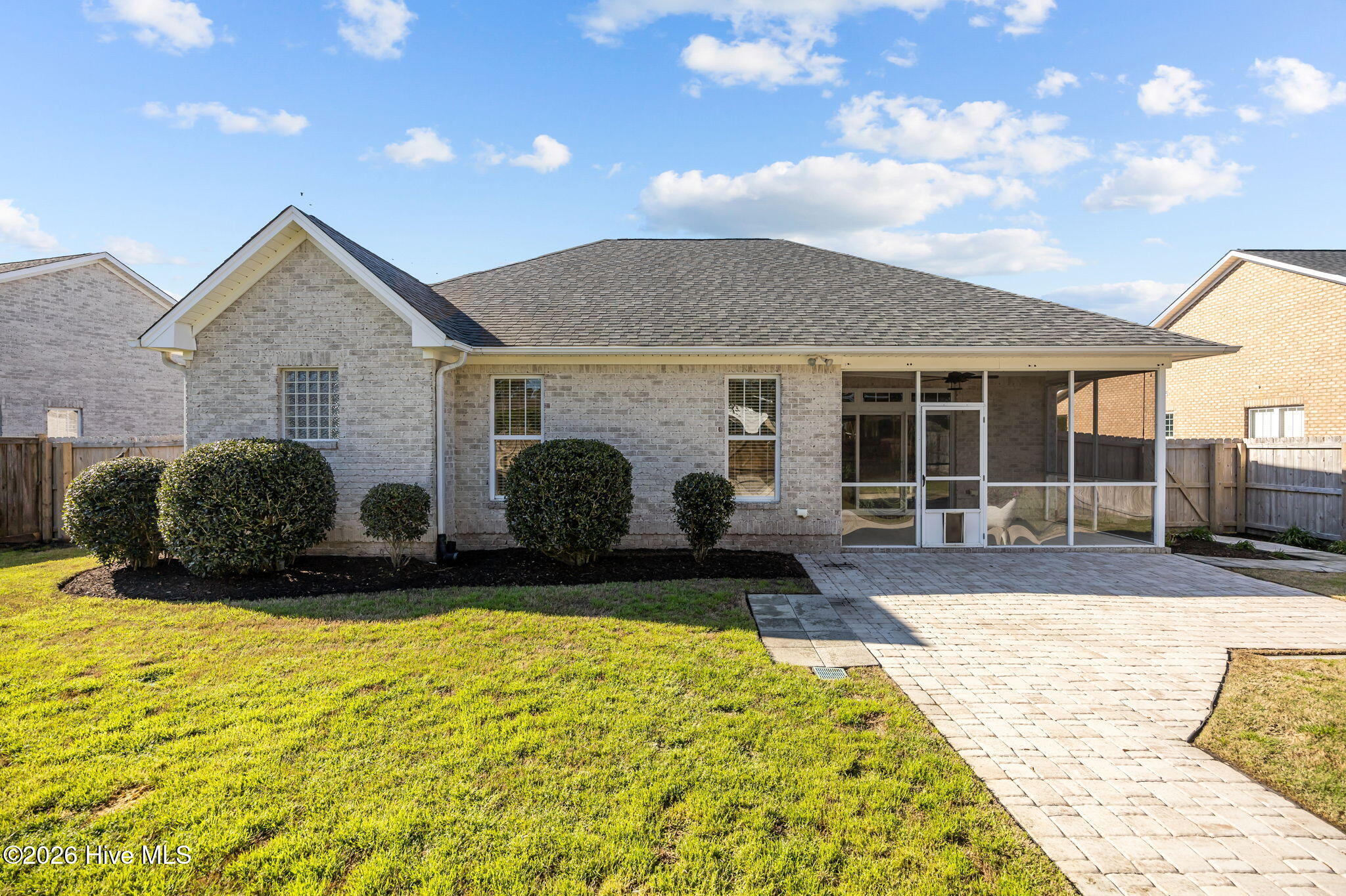 100561261 | Photo 45