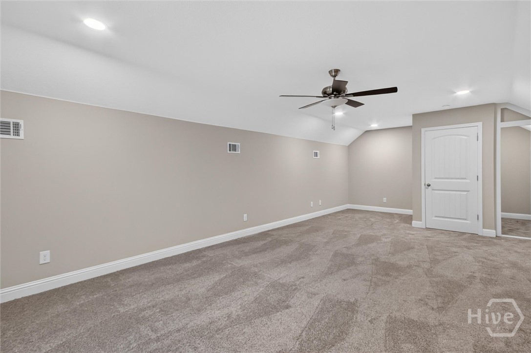 Large bonus room