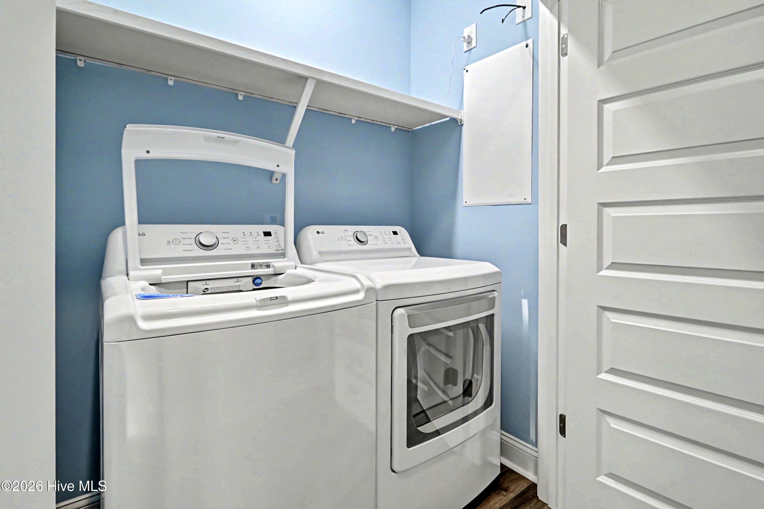 100555337 | Photo 27