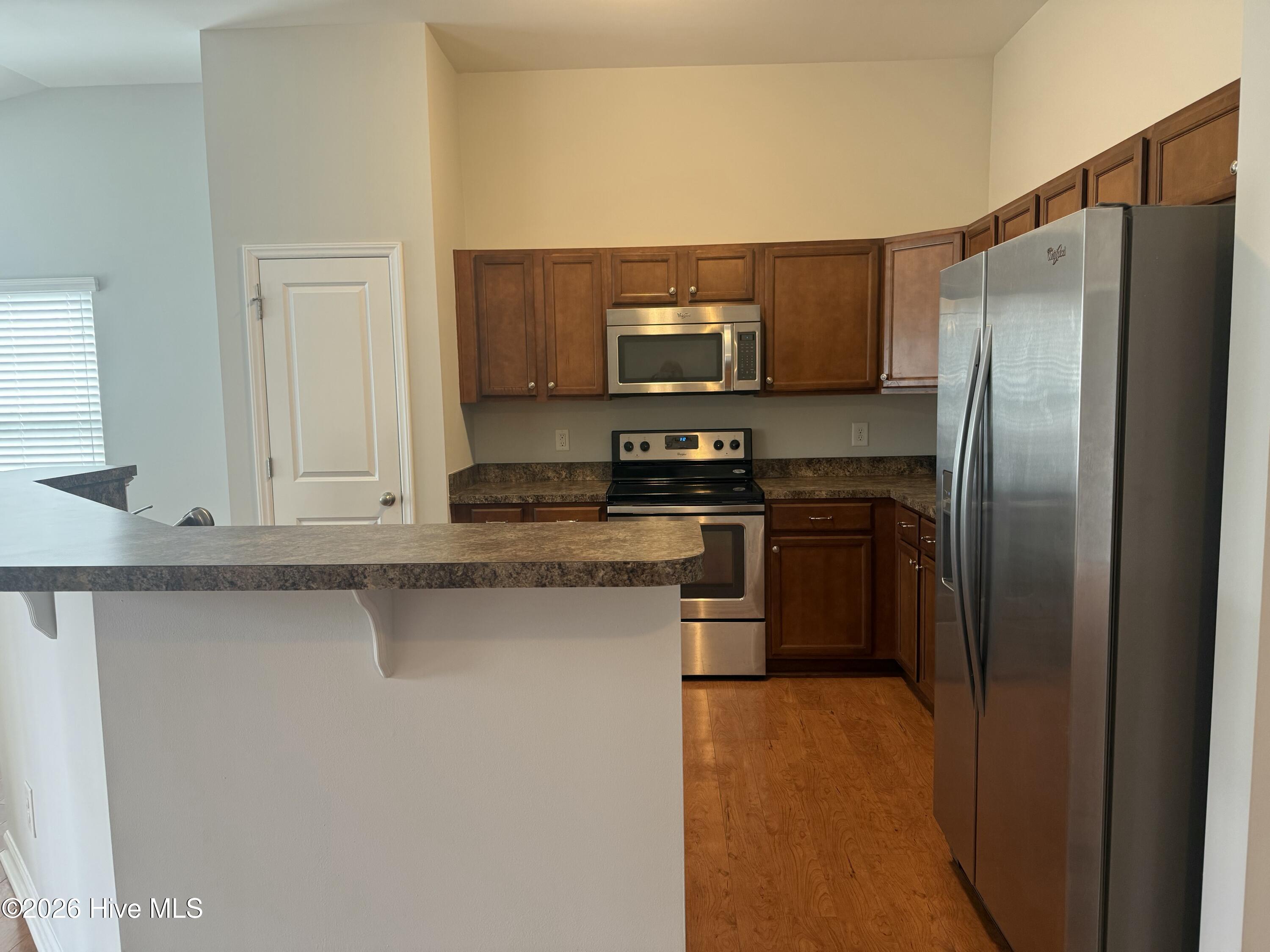 Kitchen with raised bar
