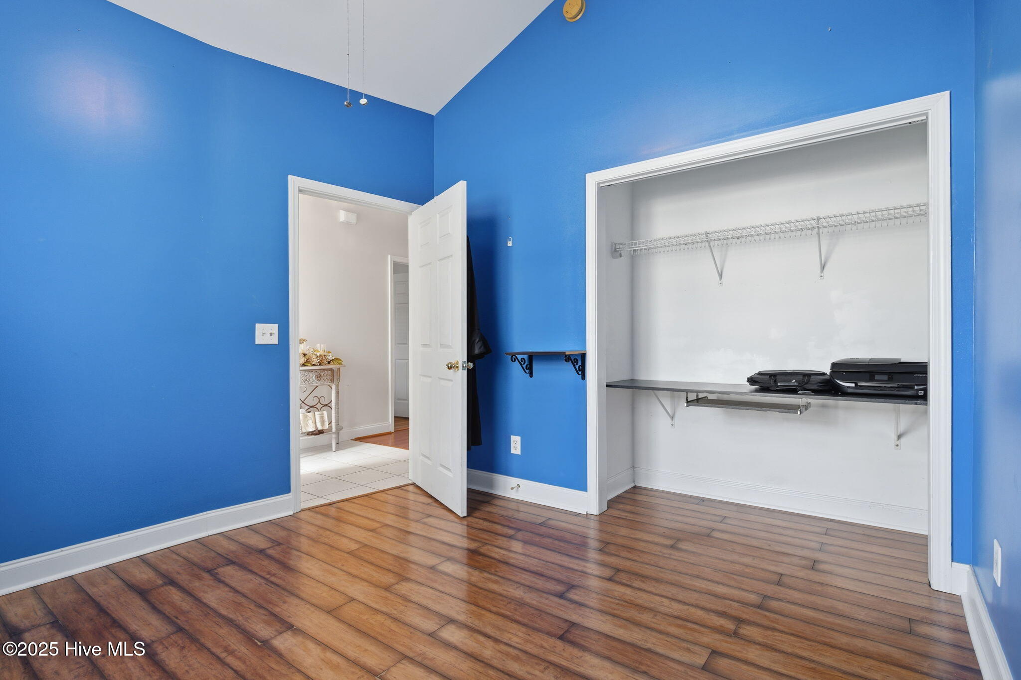 100546979 | Photo 23