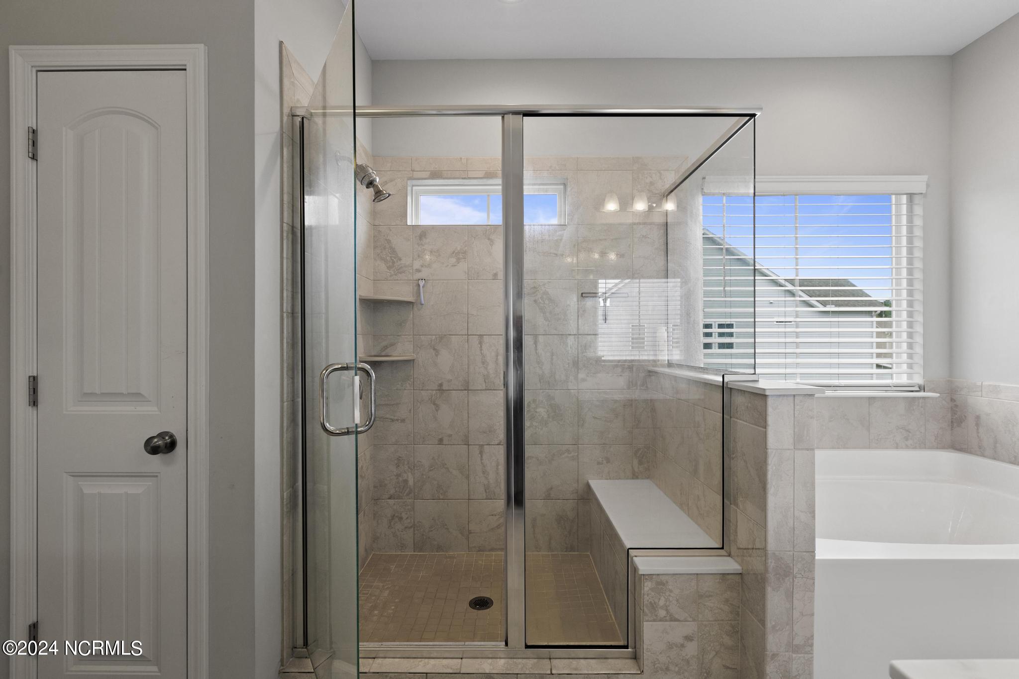 100567760 | Photo 18