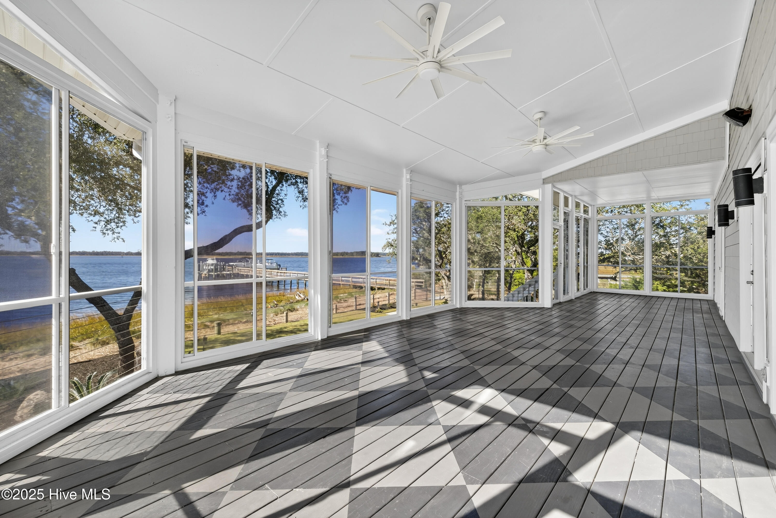 100539038 | Photo 22