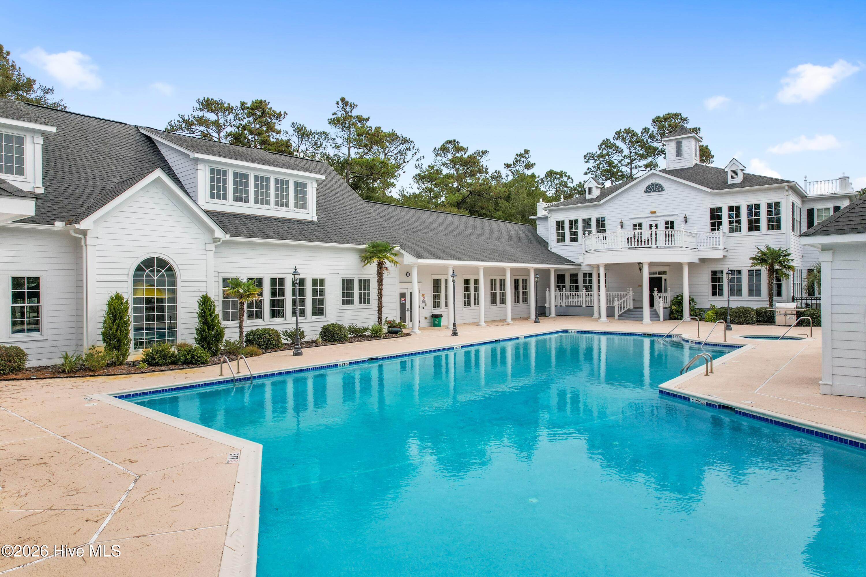 100568662 | Photo 72