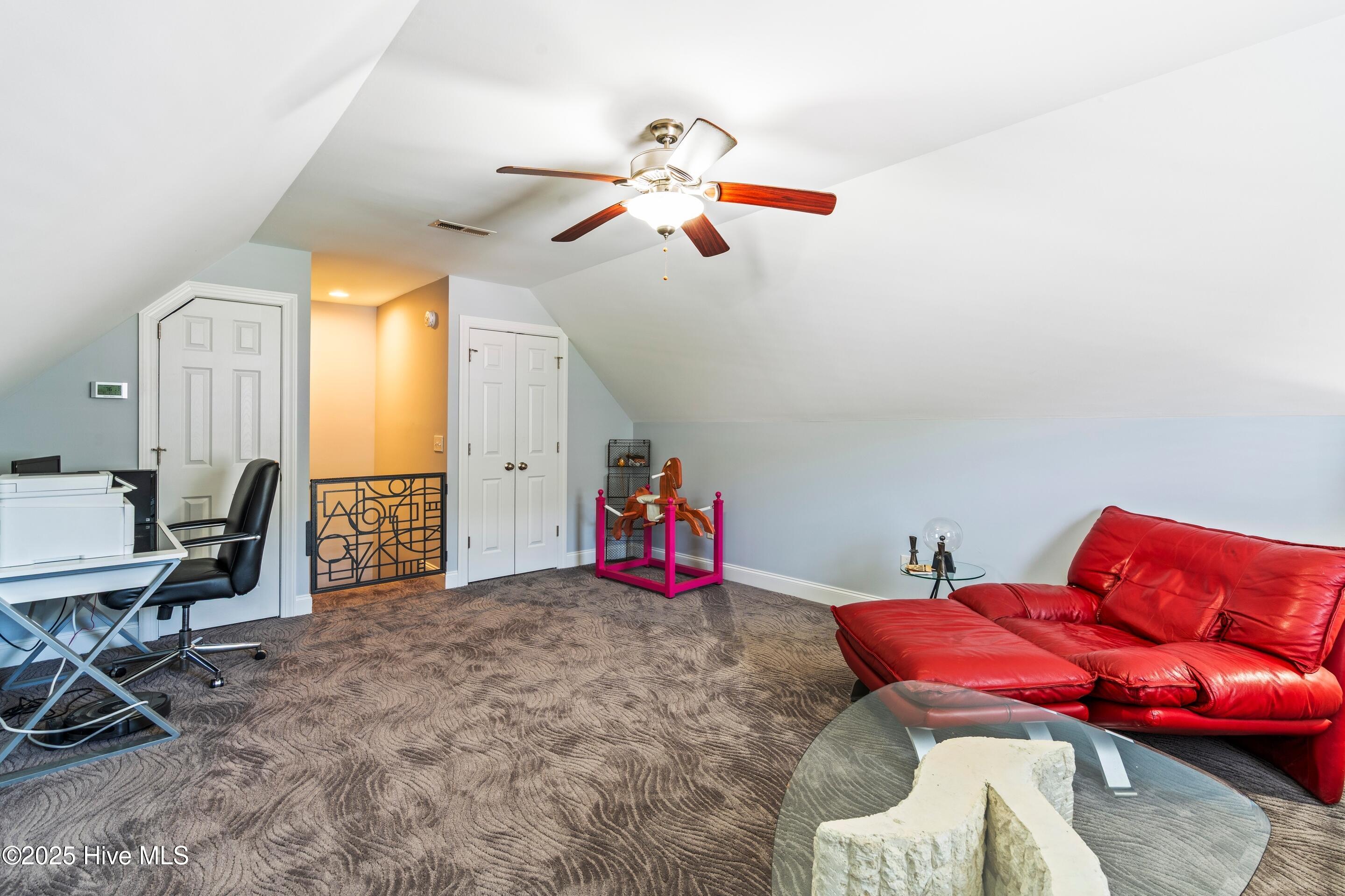 100541104 | Photo 62