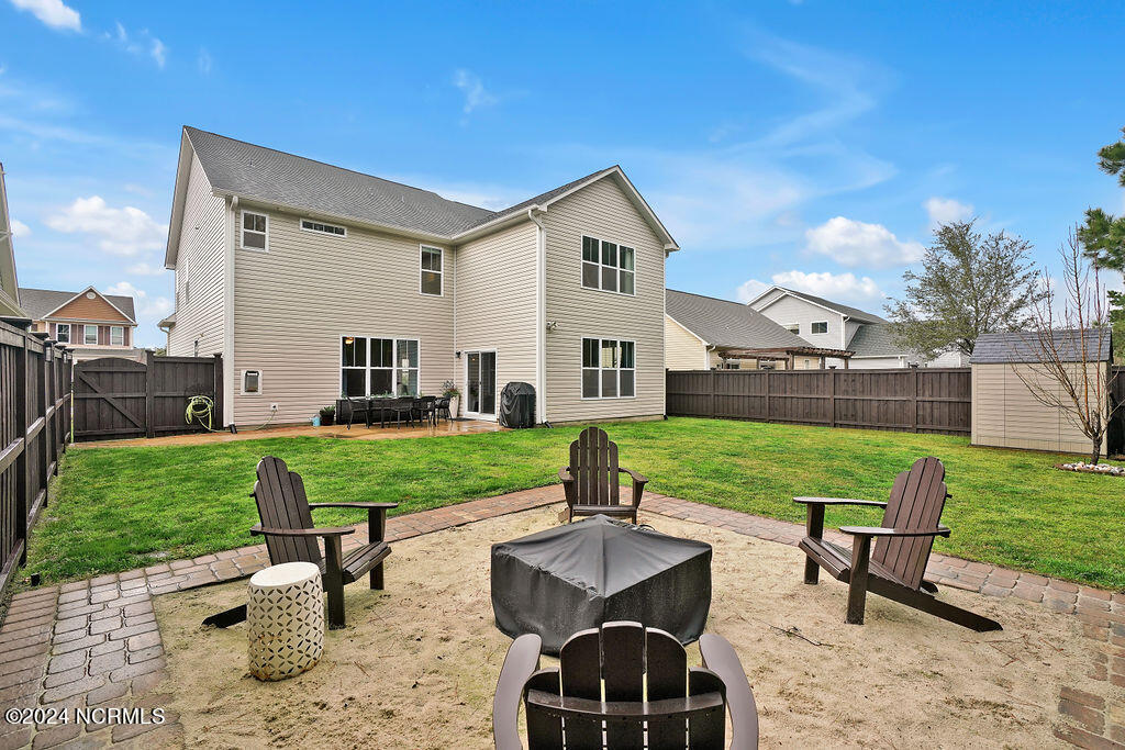 100565738 | Photo 38