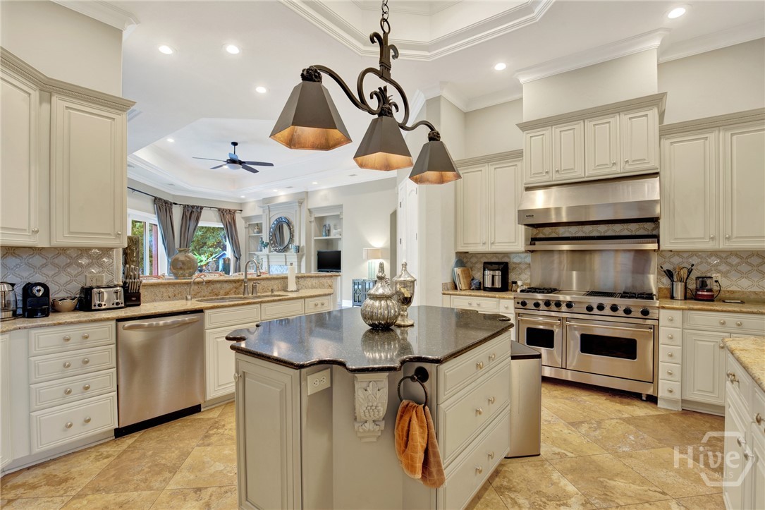 Undisclosed Address, Savannah, GA, 31419