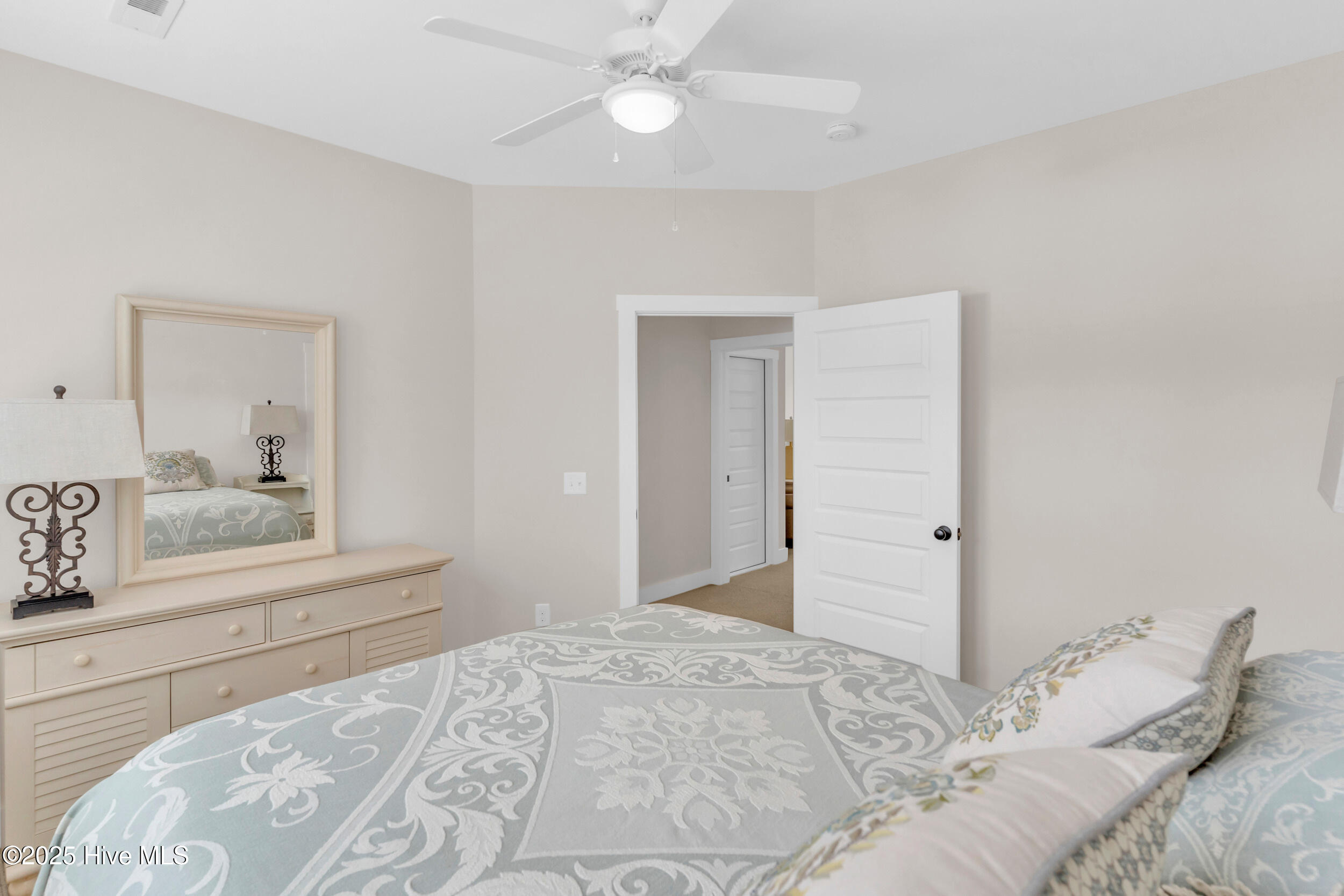 100516979 | Photo 29