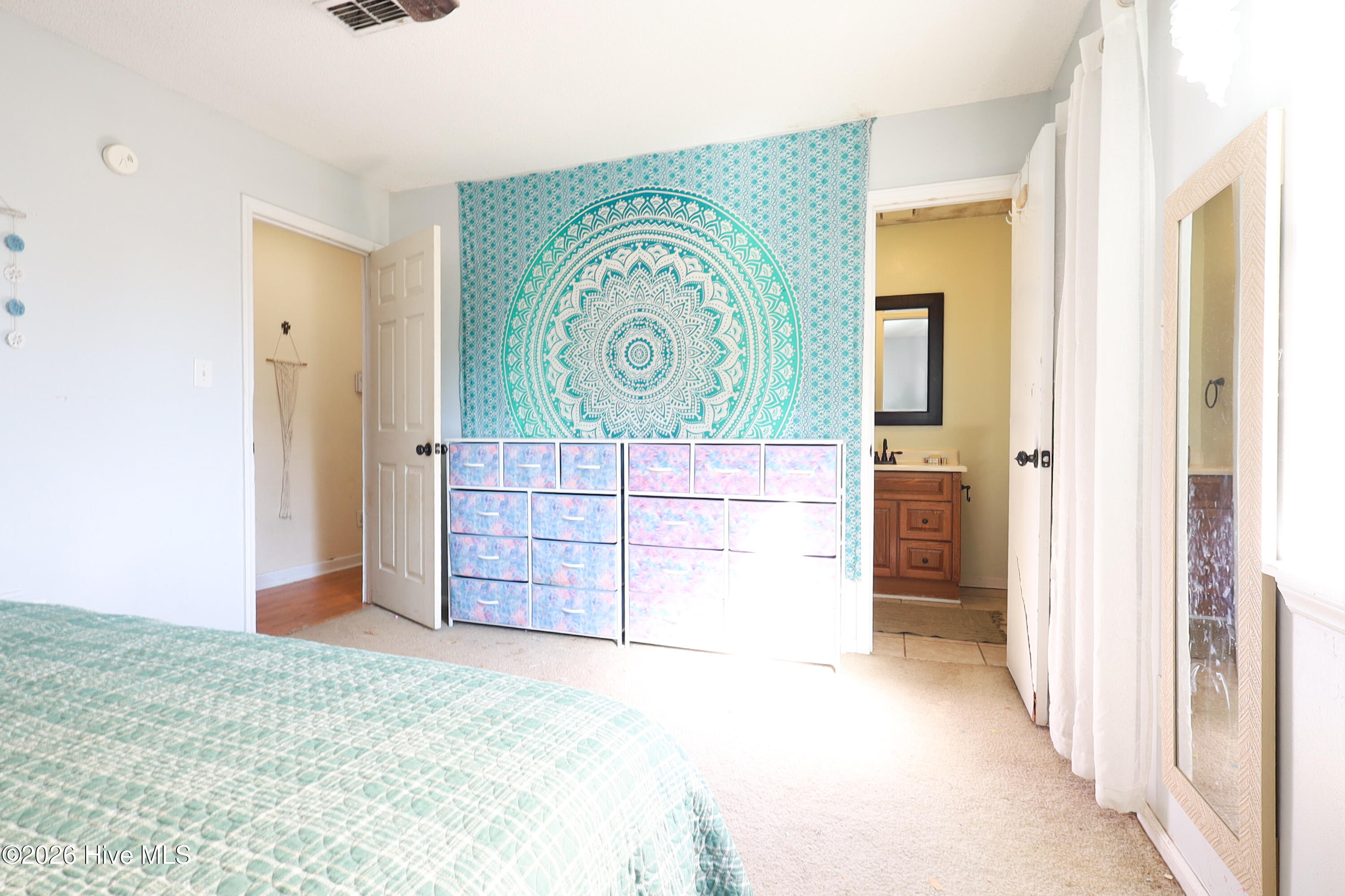 100552596 | Photo 24