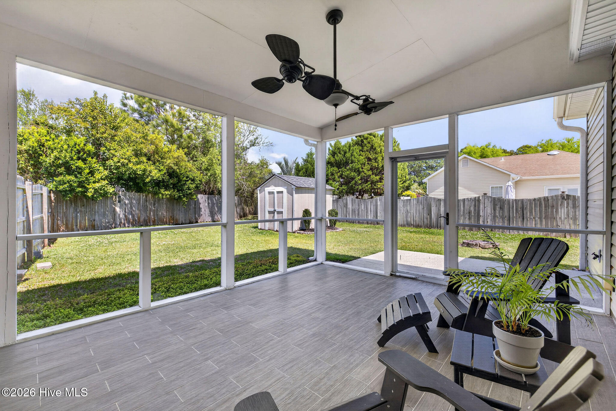 100566327 | Photo 29