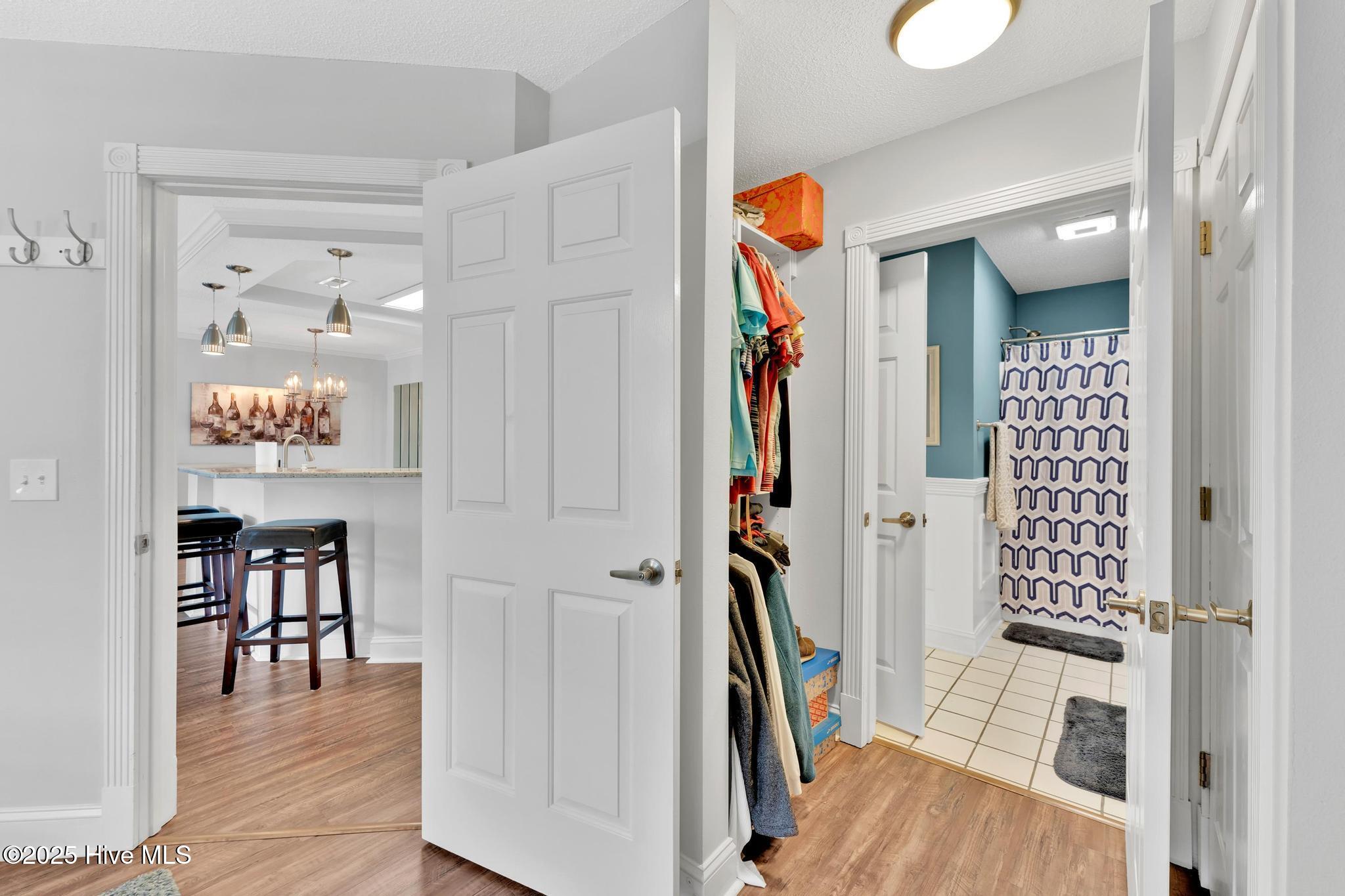 100558066 | Photo 15