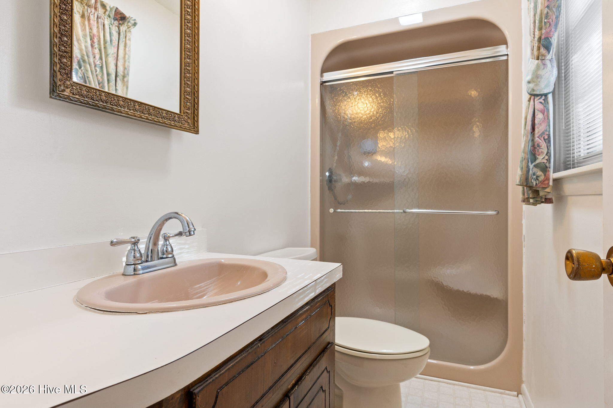 100554530 | Photo 24