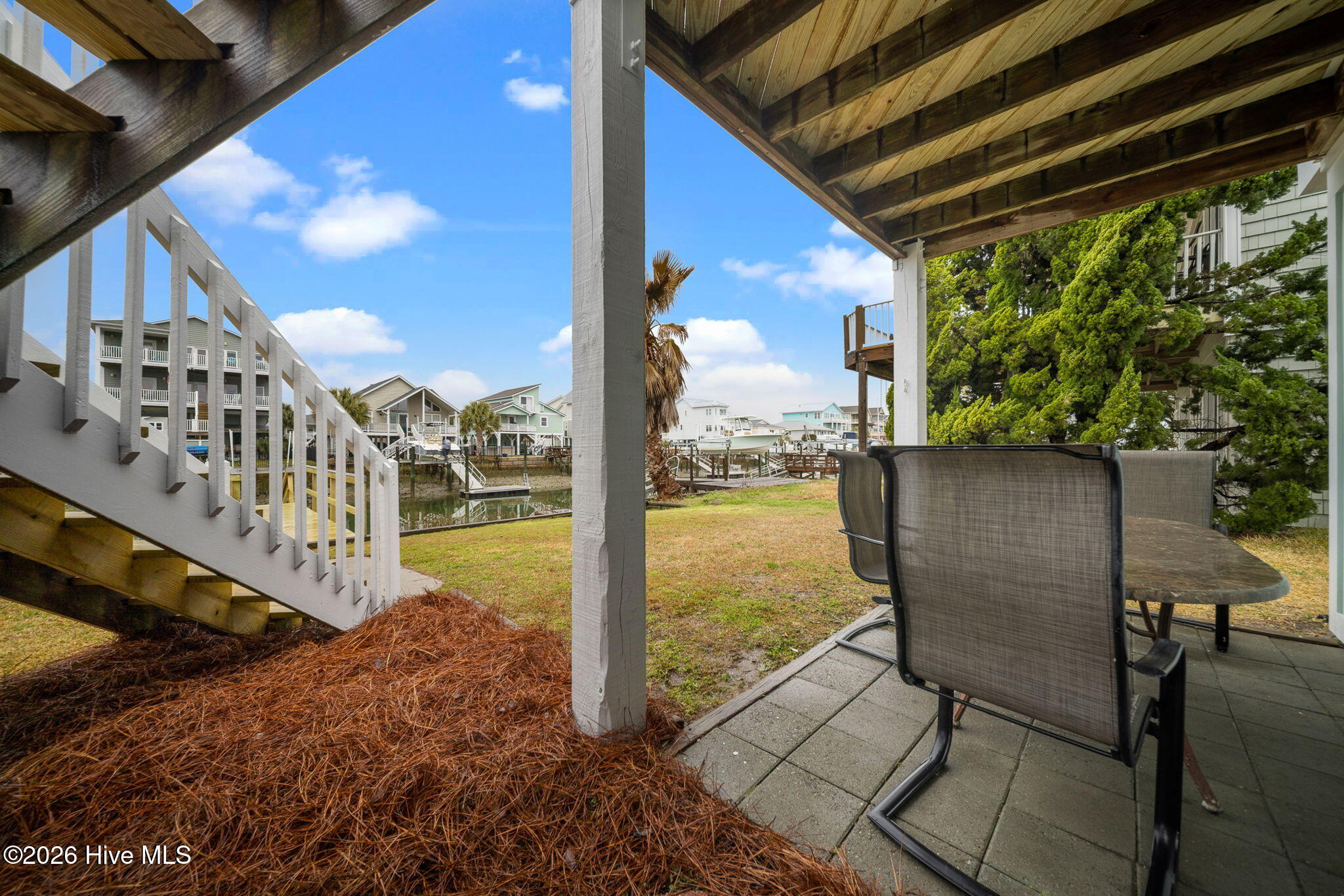 100557260 | Photo 49