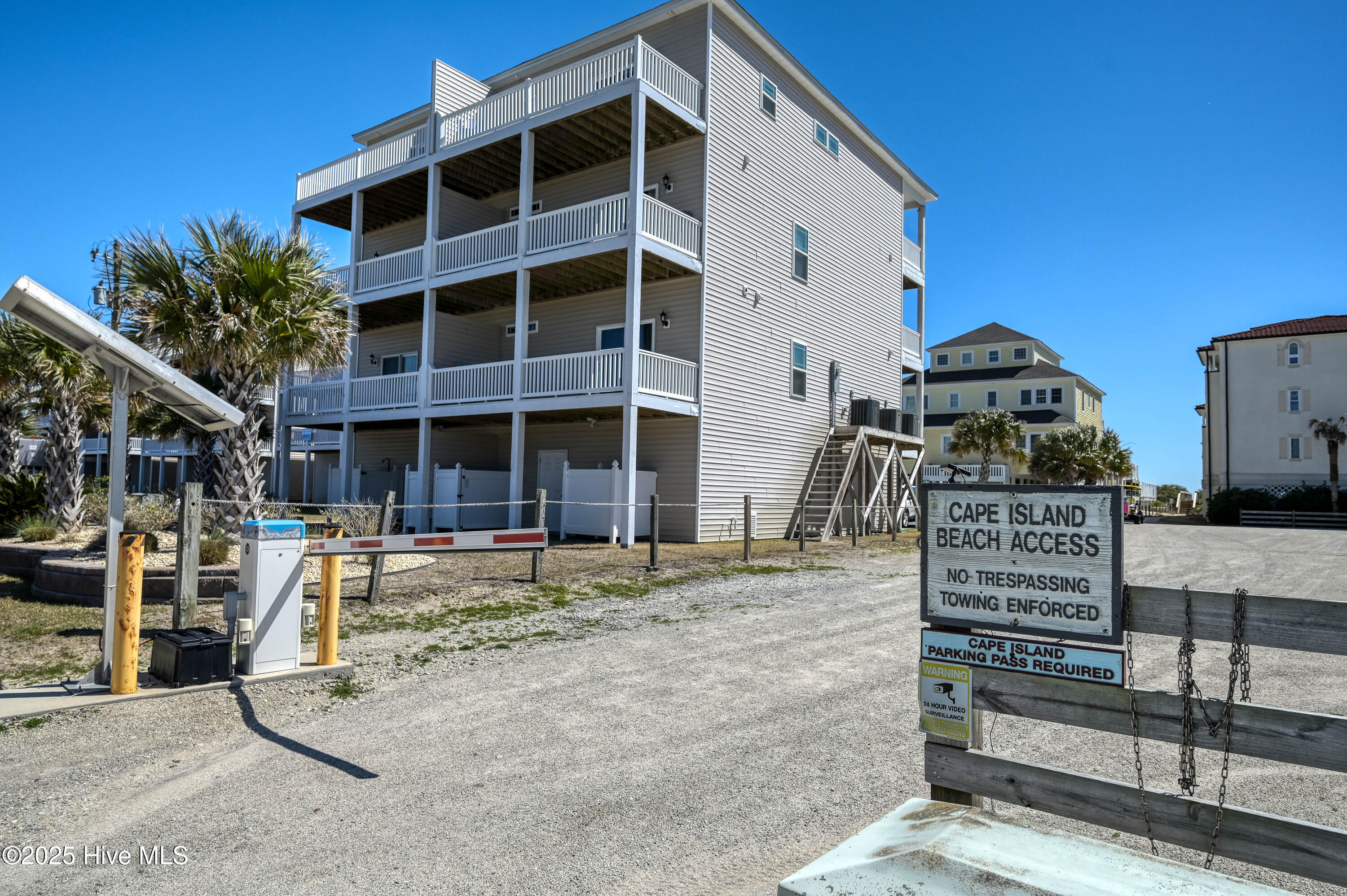 100516070 | Photo 93