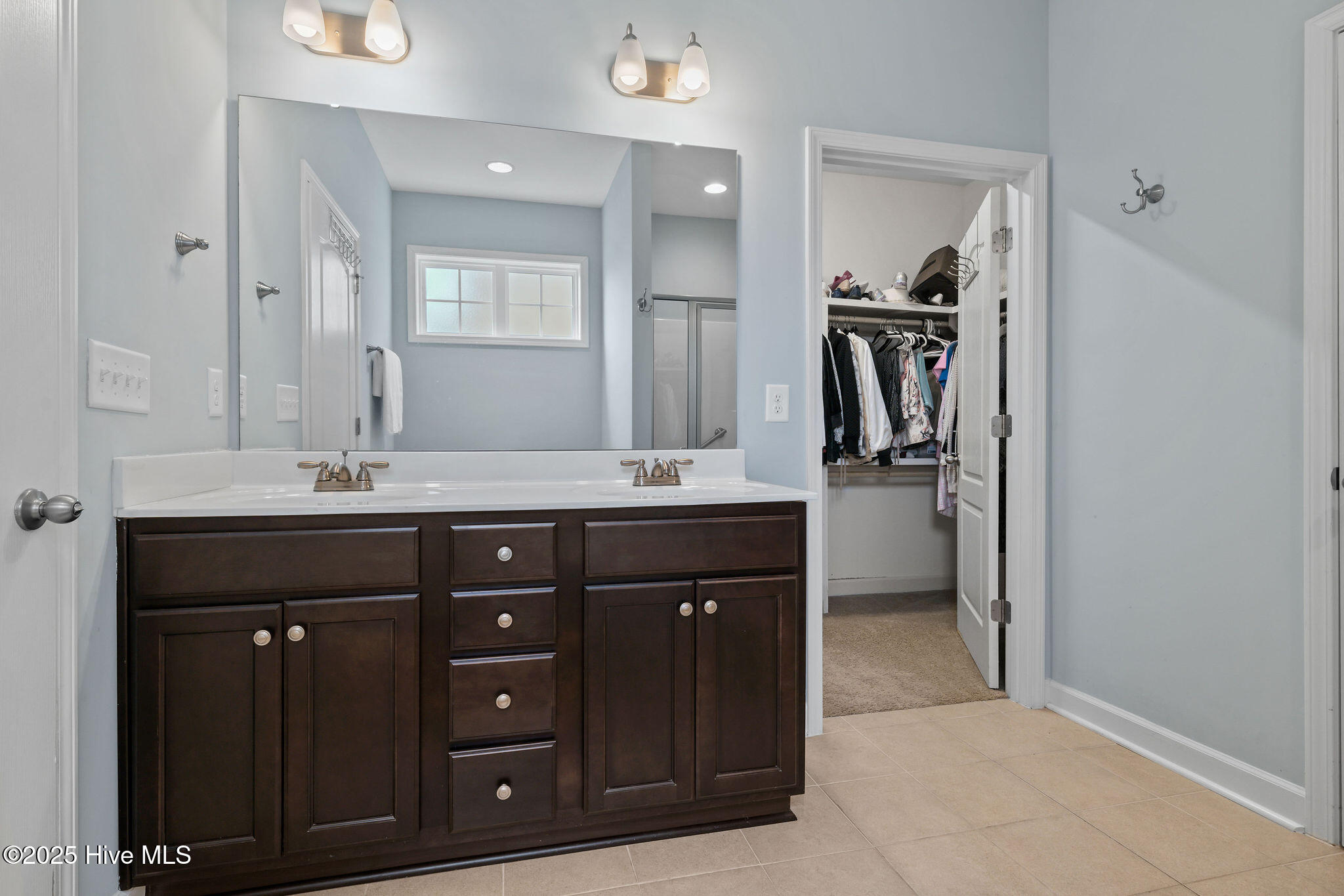 100513961 | Photo 25