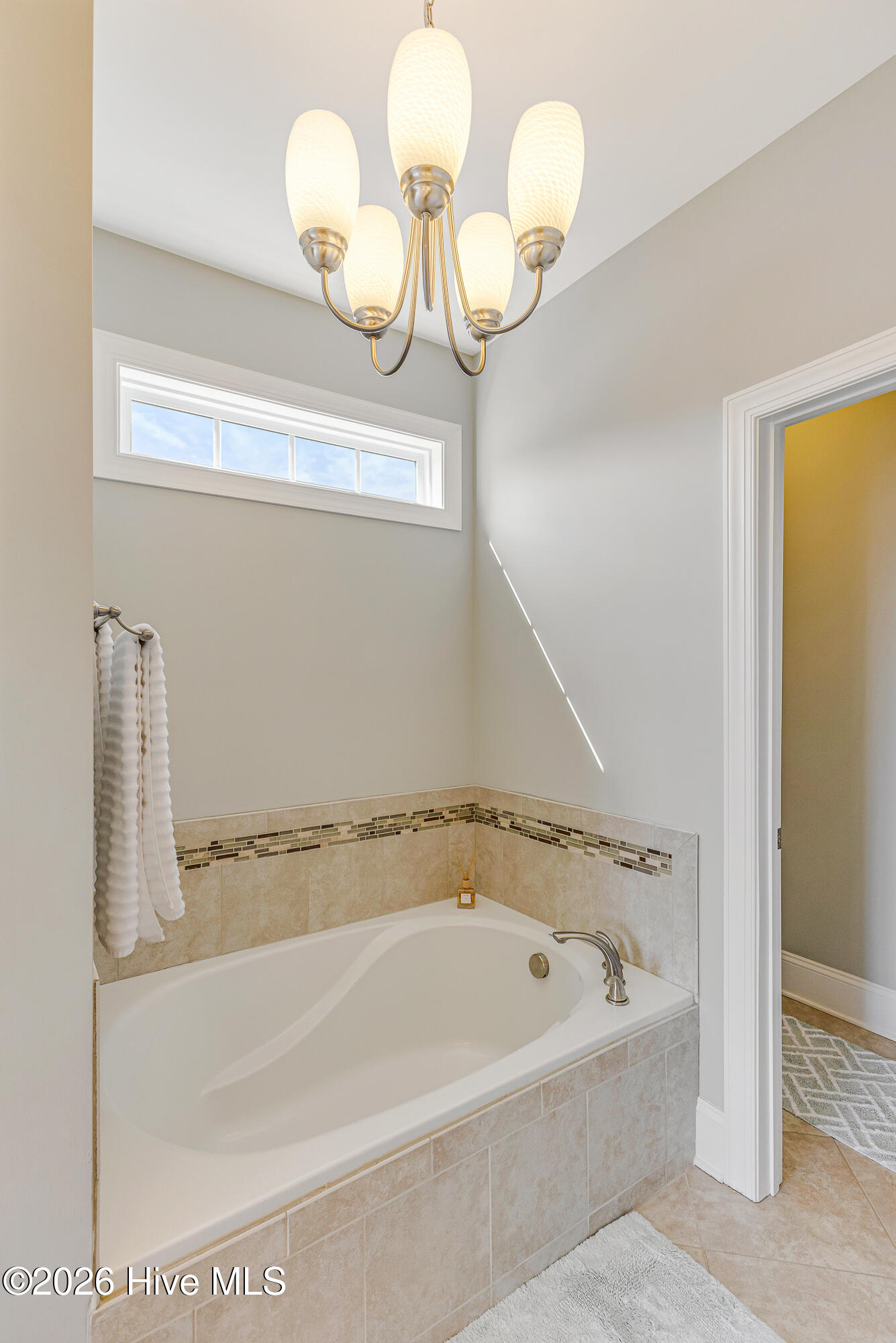 100553898 | Photo 23