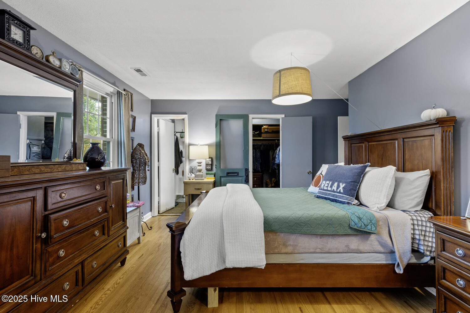 100539145 | Photo 35