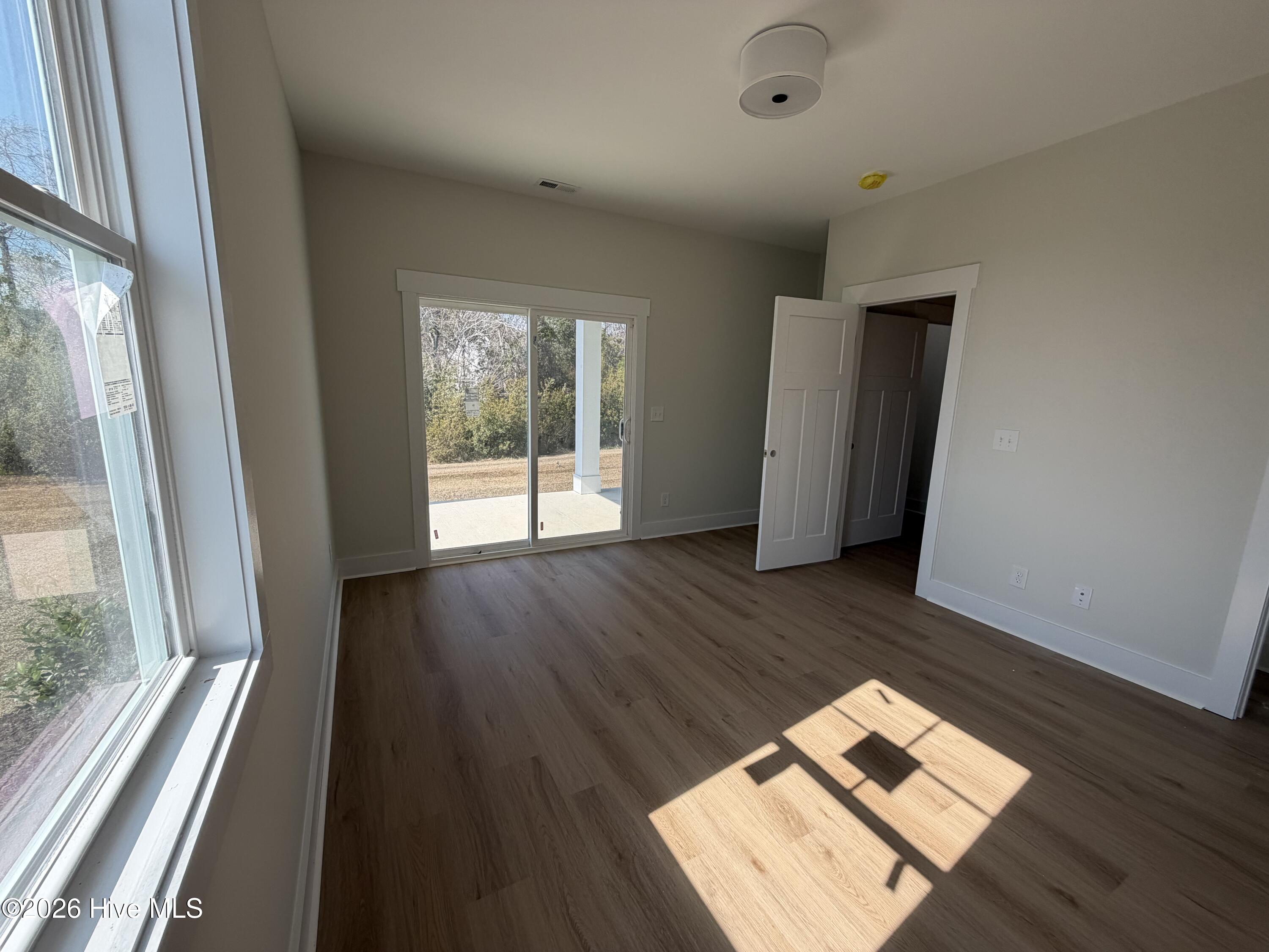 100559607 | Photo 39