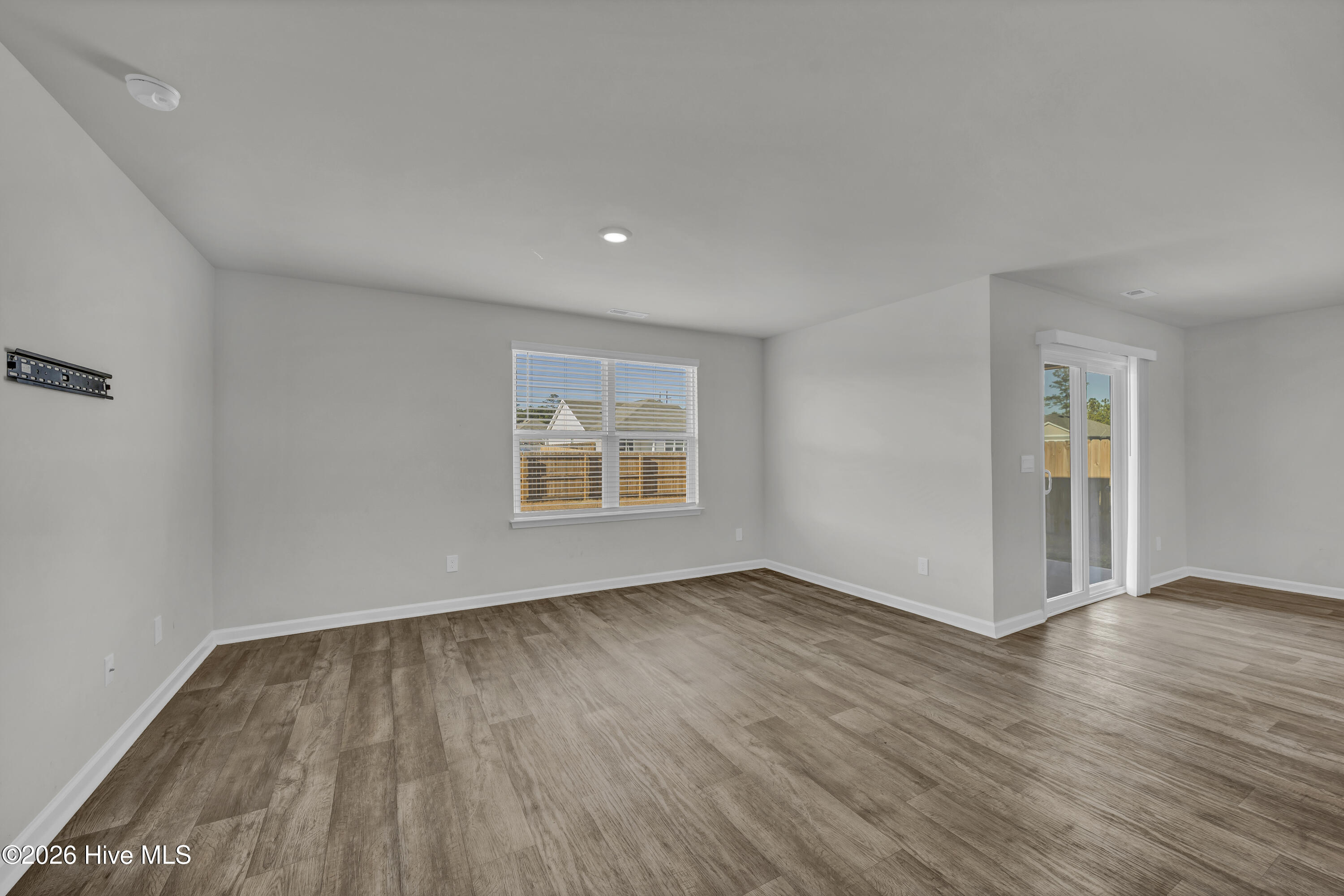 100547237 | Photo 16