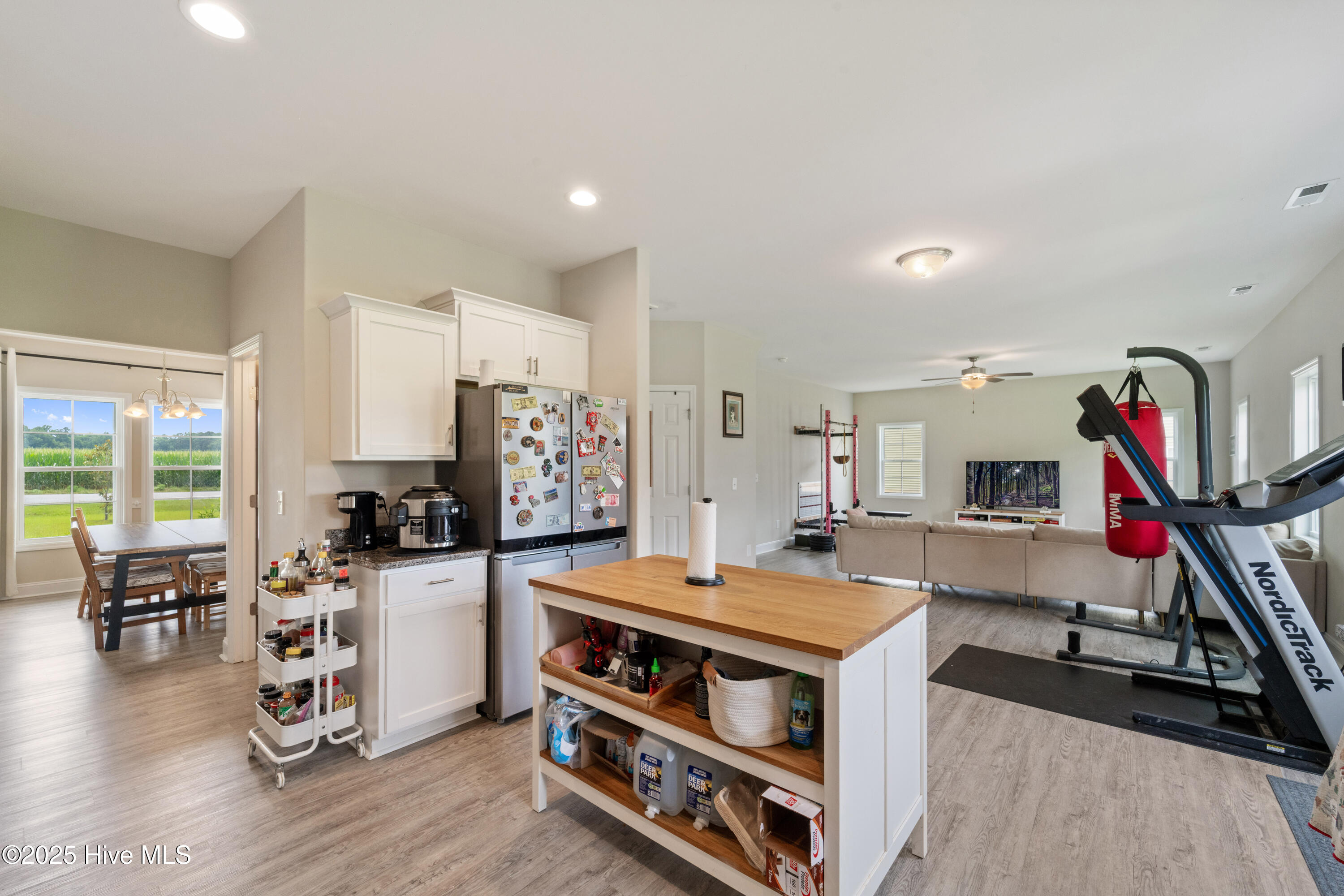 100533820 | Photo 41