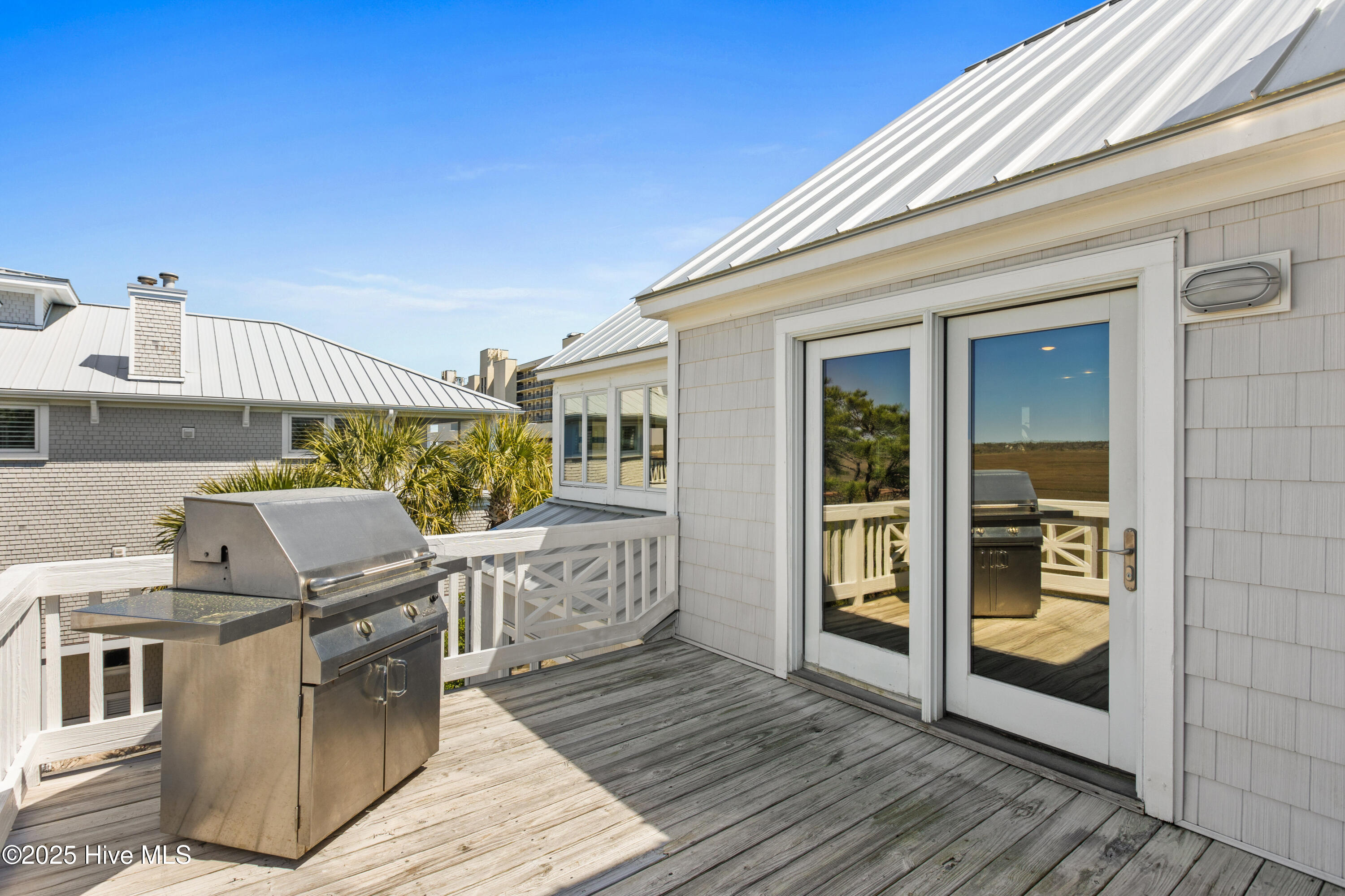 100497696 | Photo 33