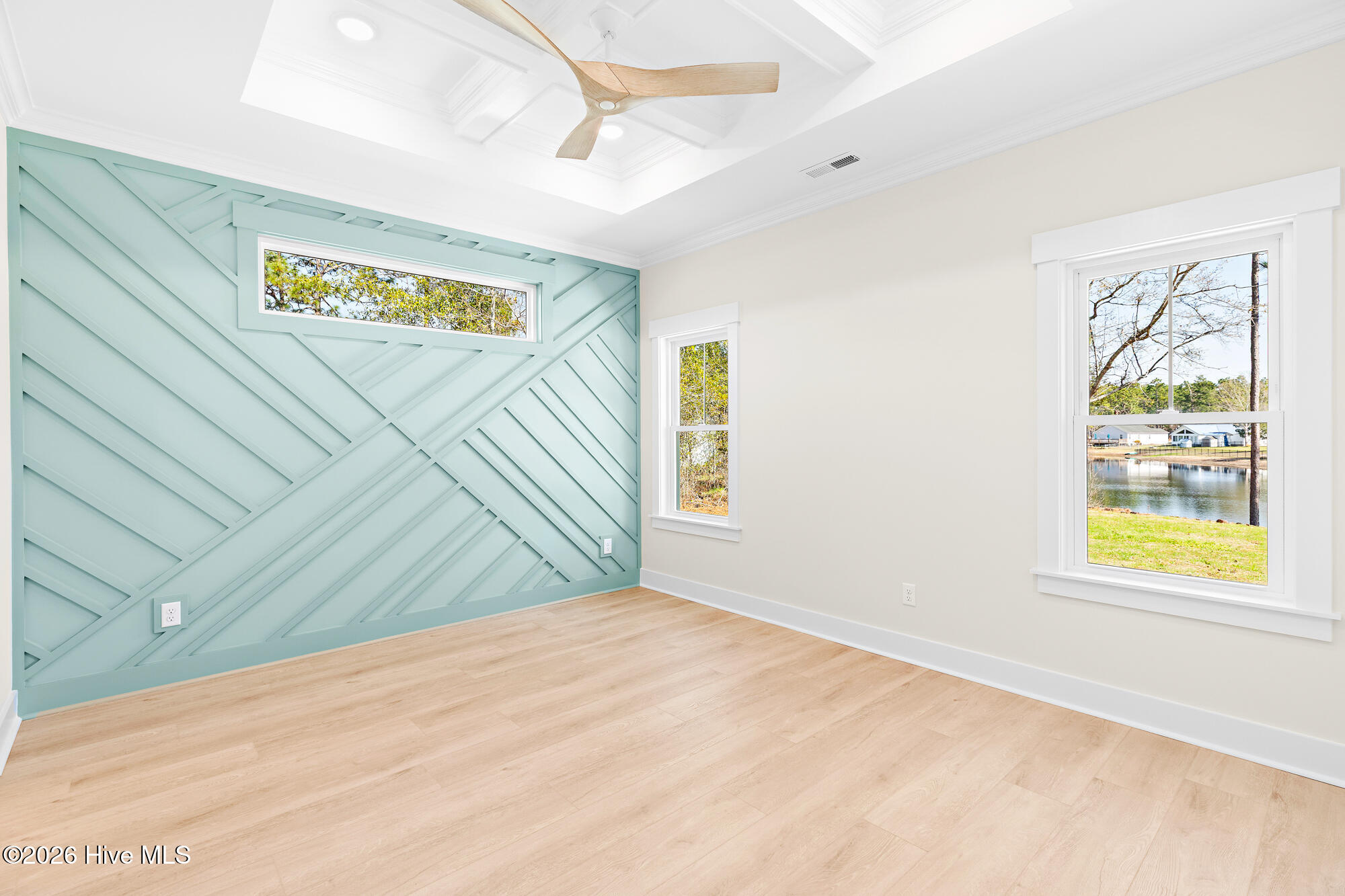 100561185 | Photo 27