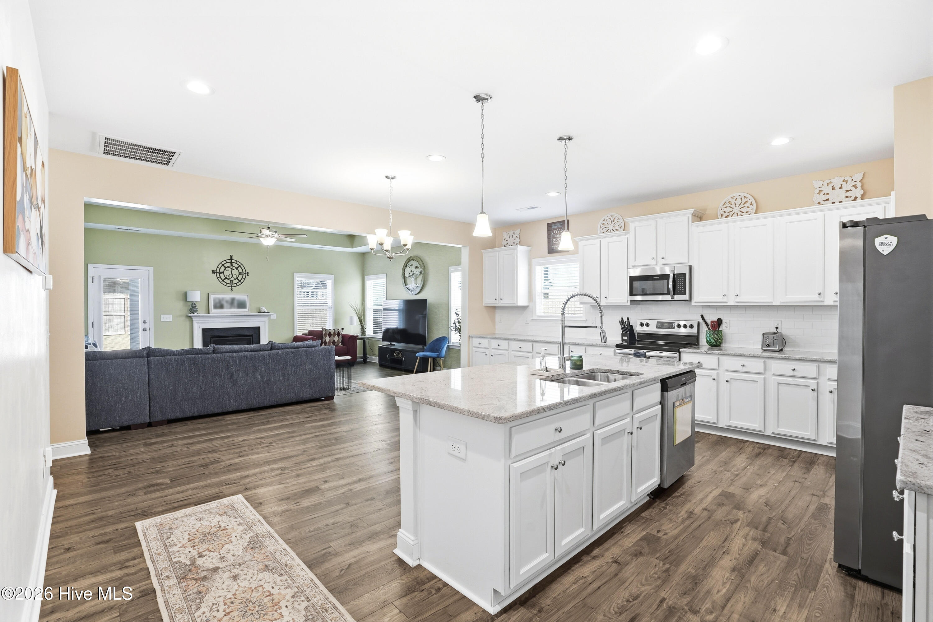 100567646 | Photo 23