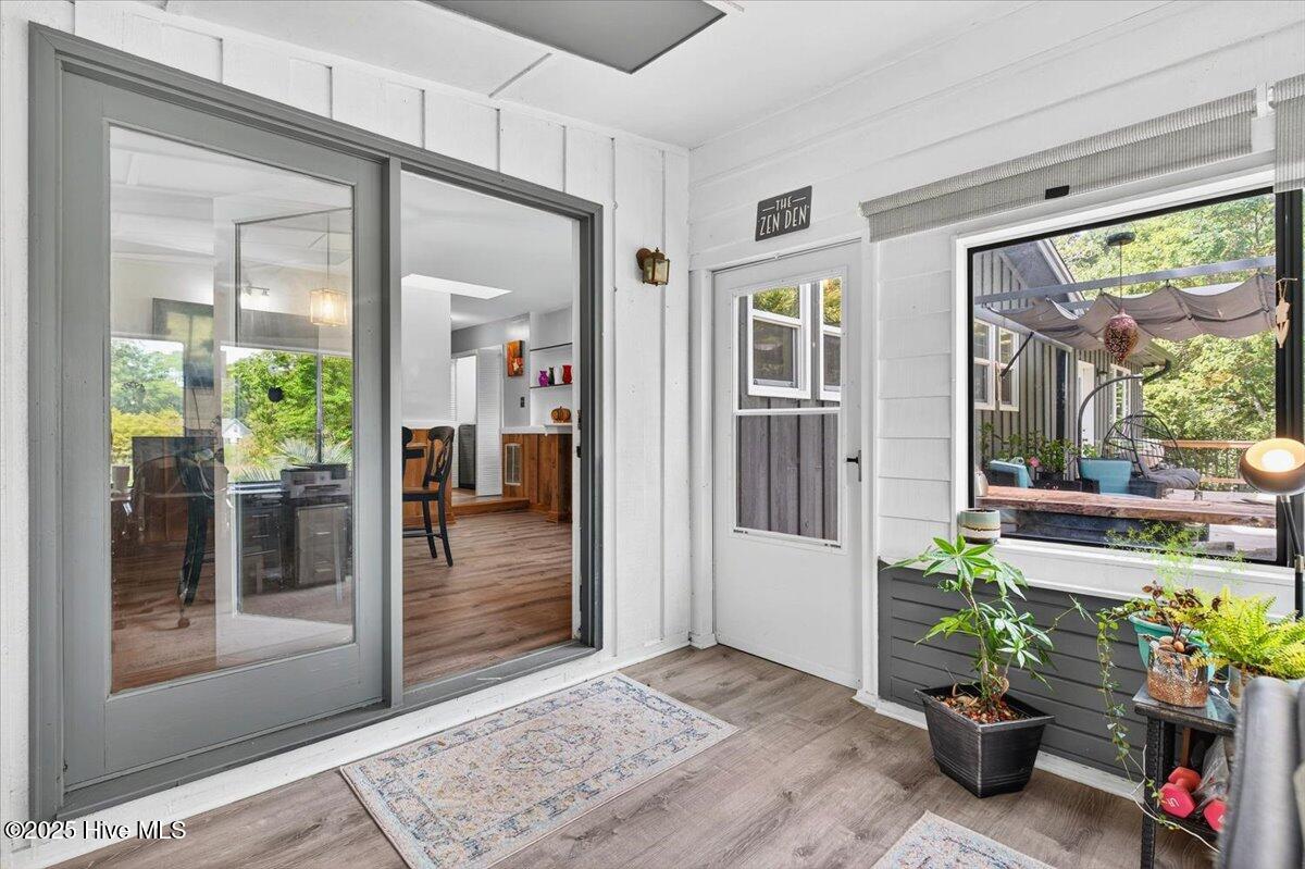 100525090 | Photo 20