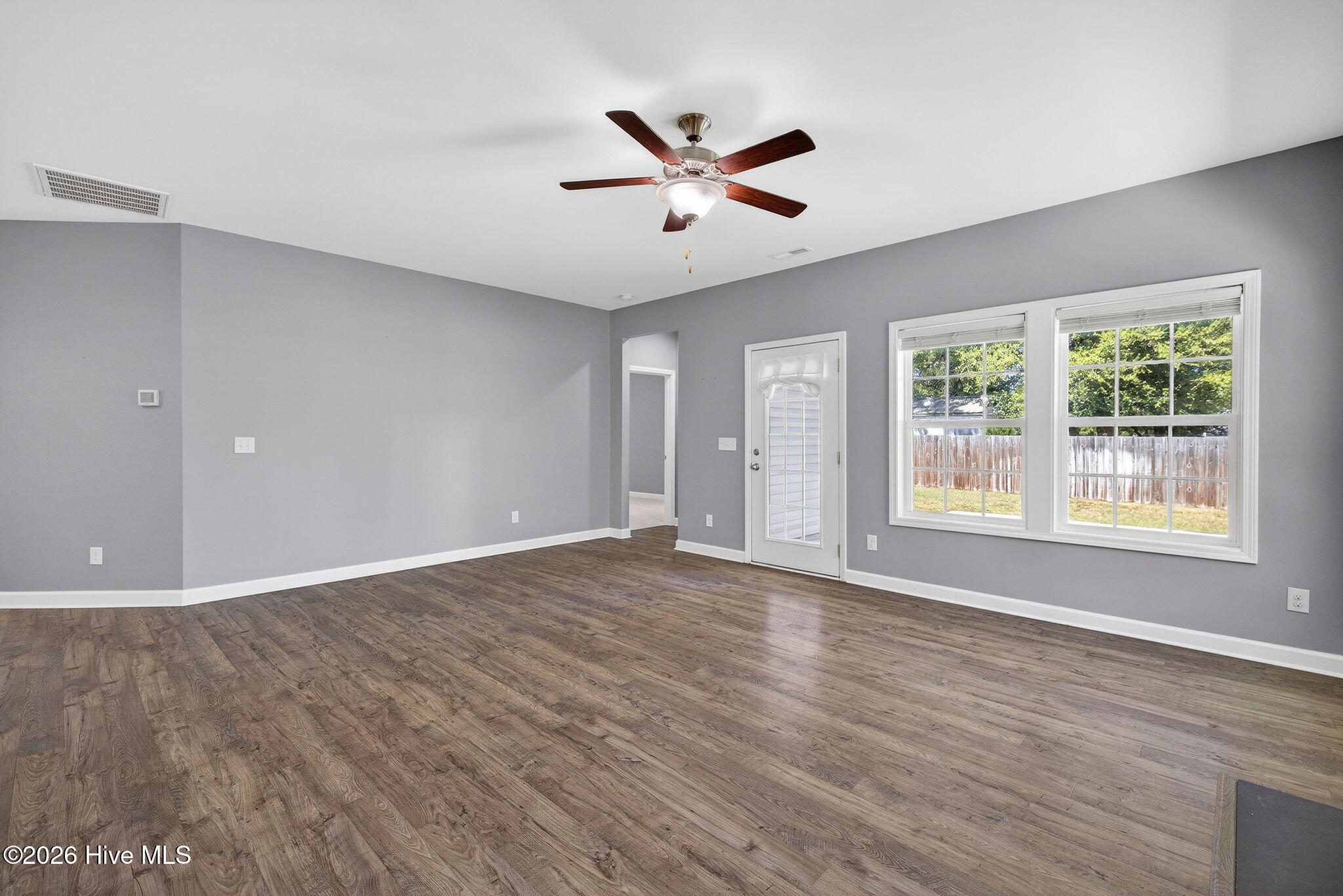 100564802 | Photo 19