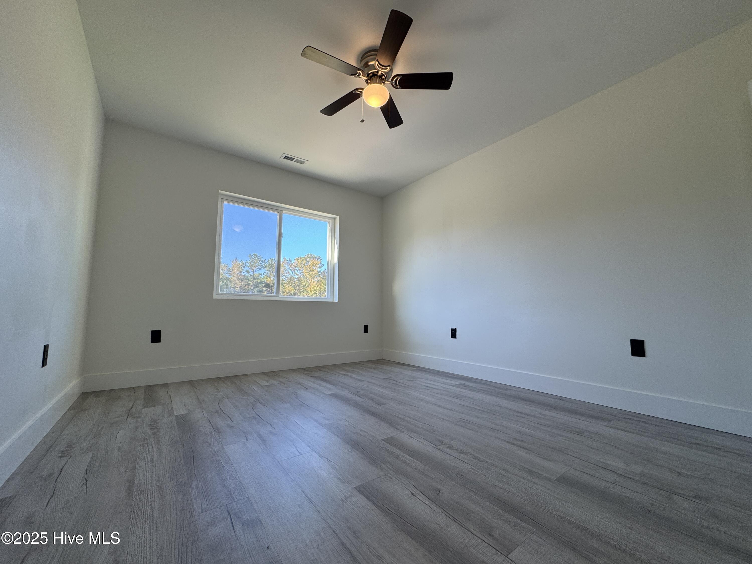 100539519 | Photo 13