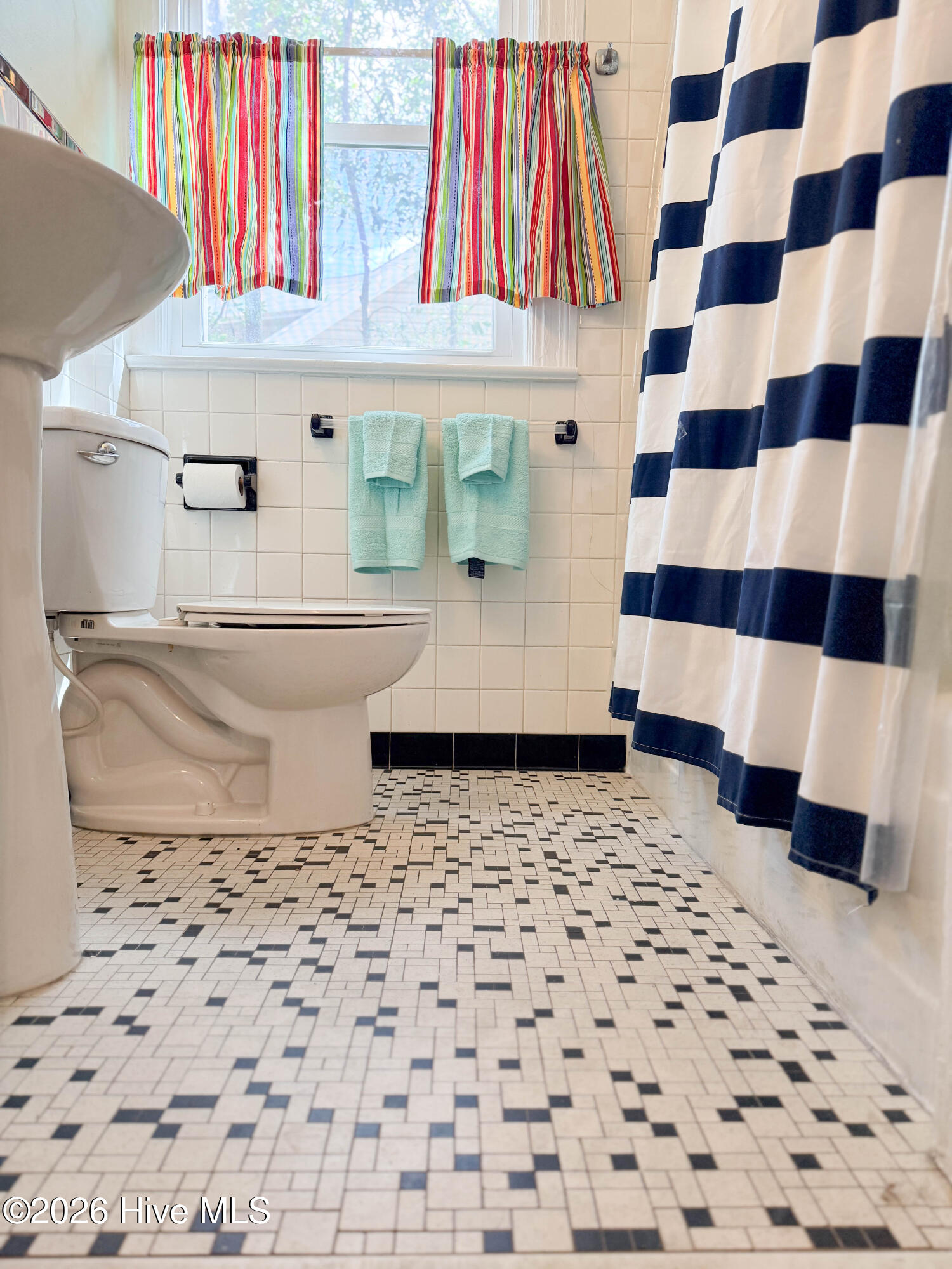 100560298 | Photo 29