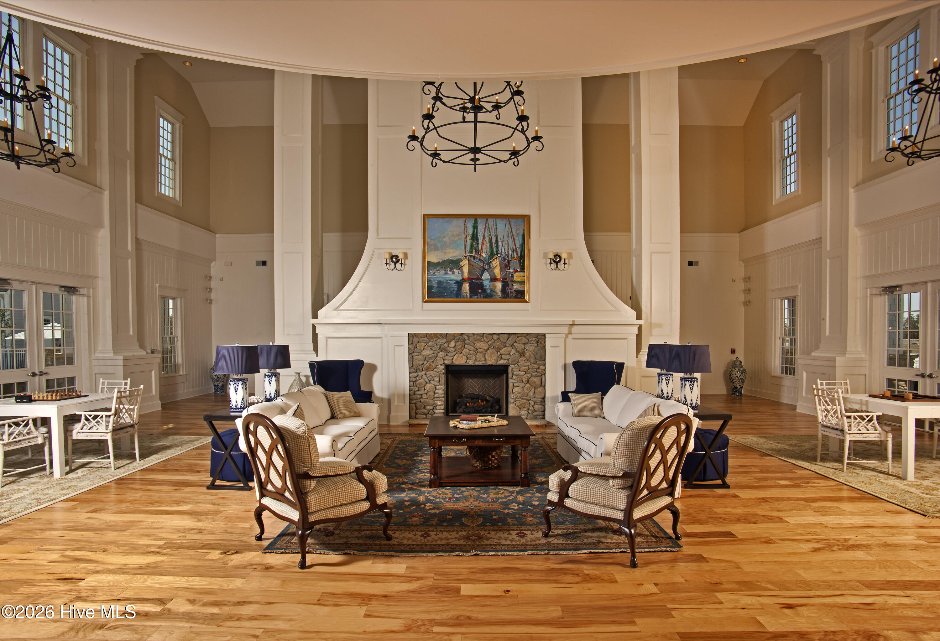 100556932 | Photo 54