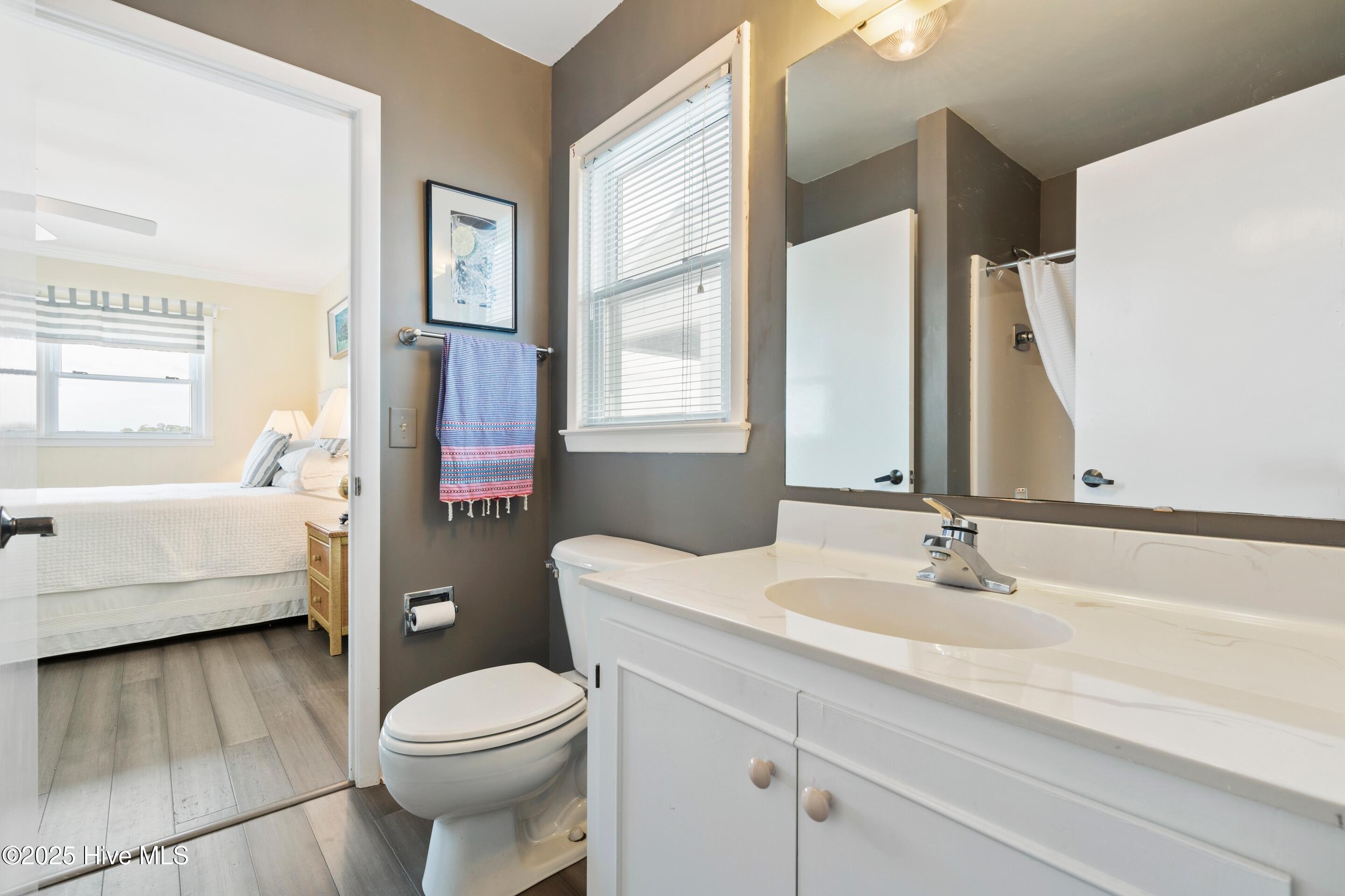 100526727 | Photo 17