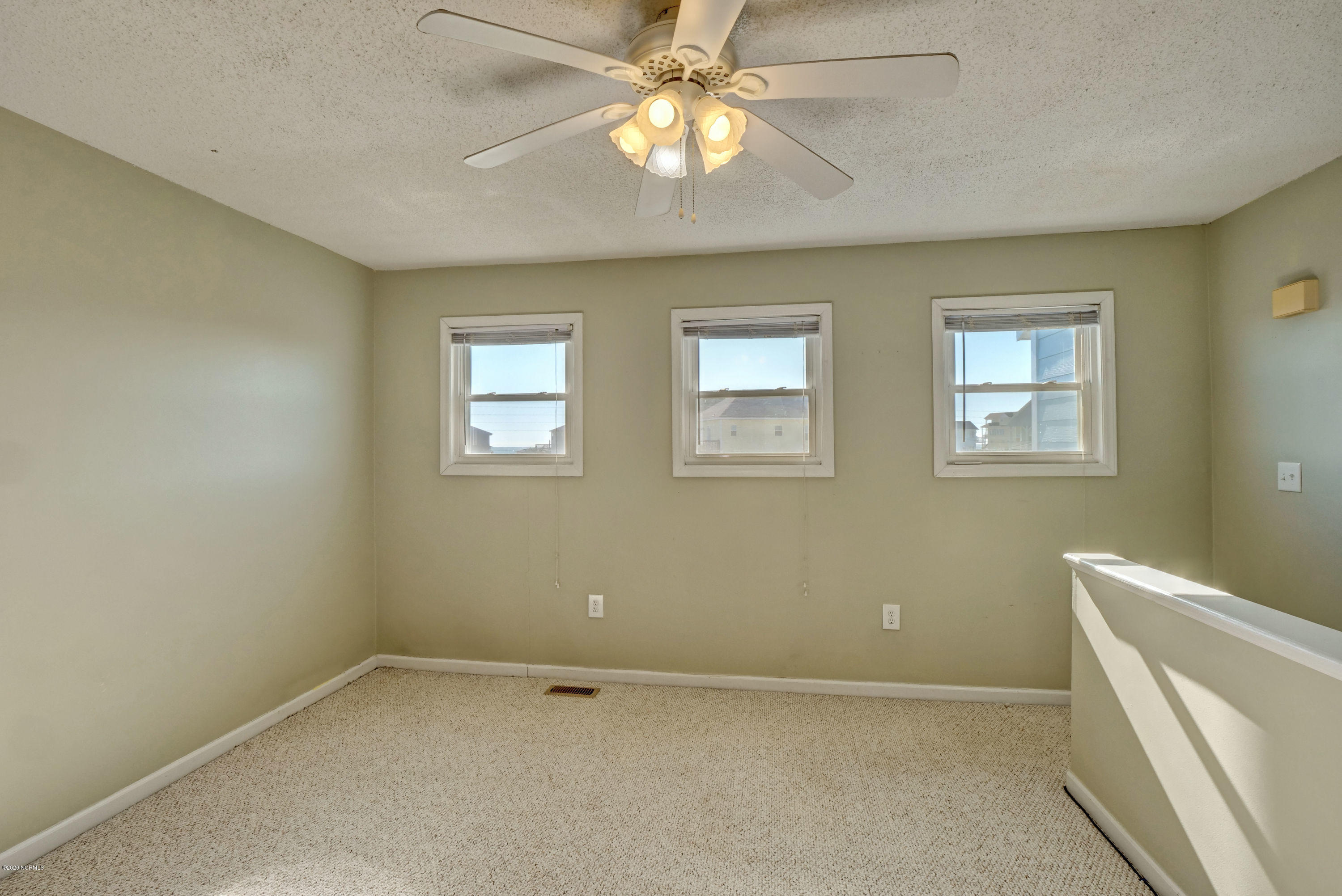 100544087 | Photo 24