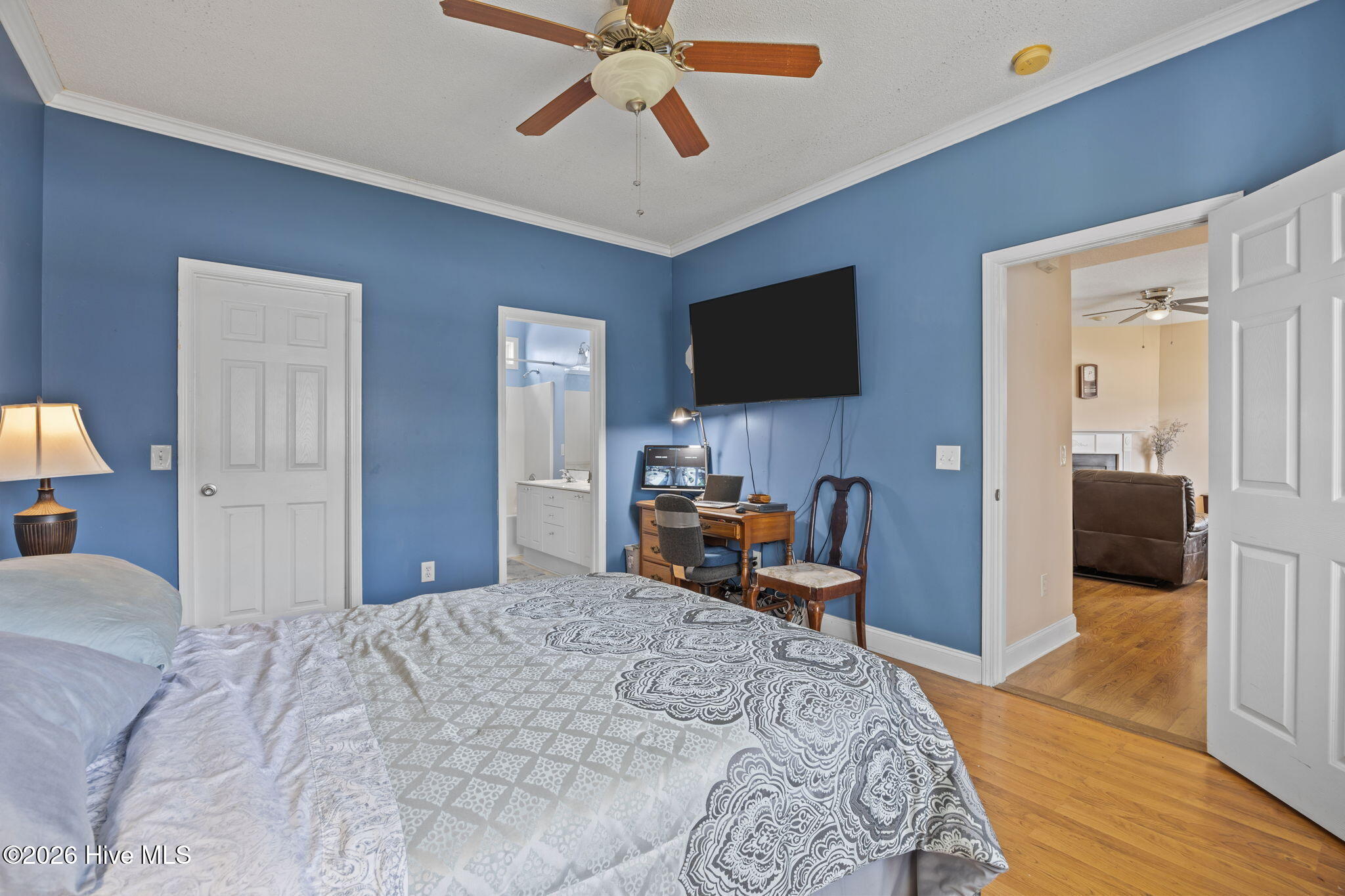 100563147 | Photo 14