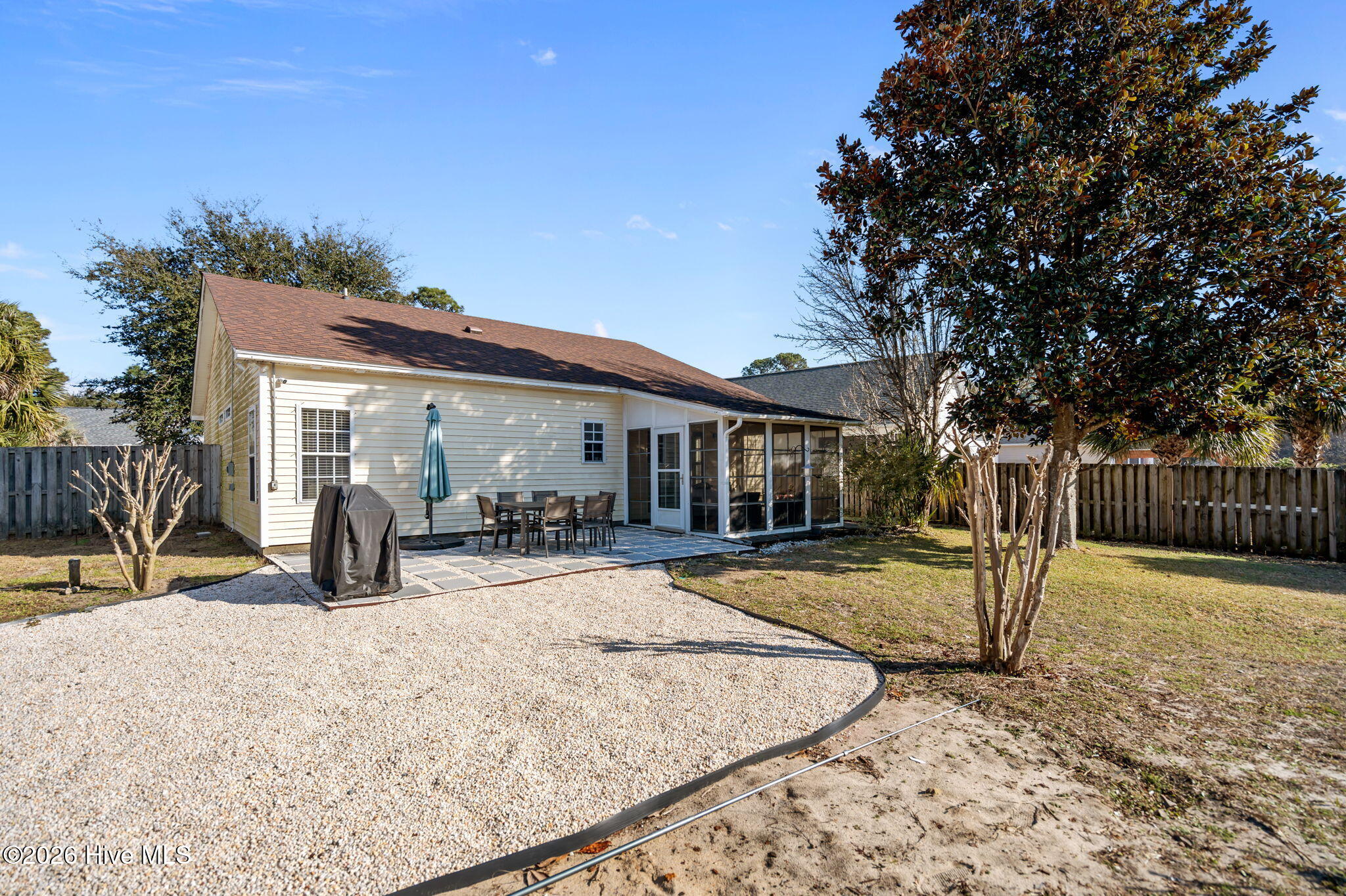 100552857 | Photo 38