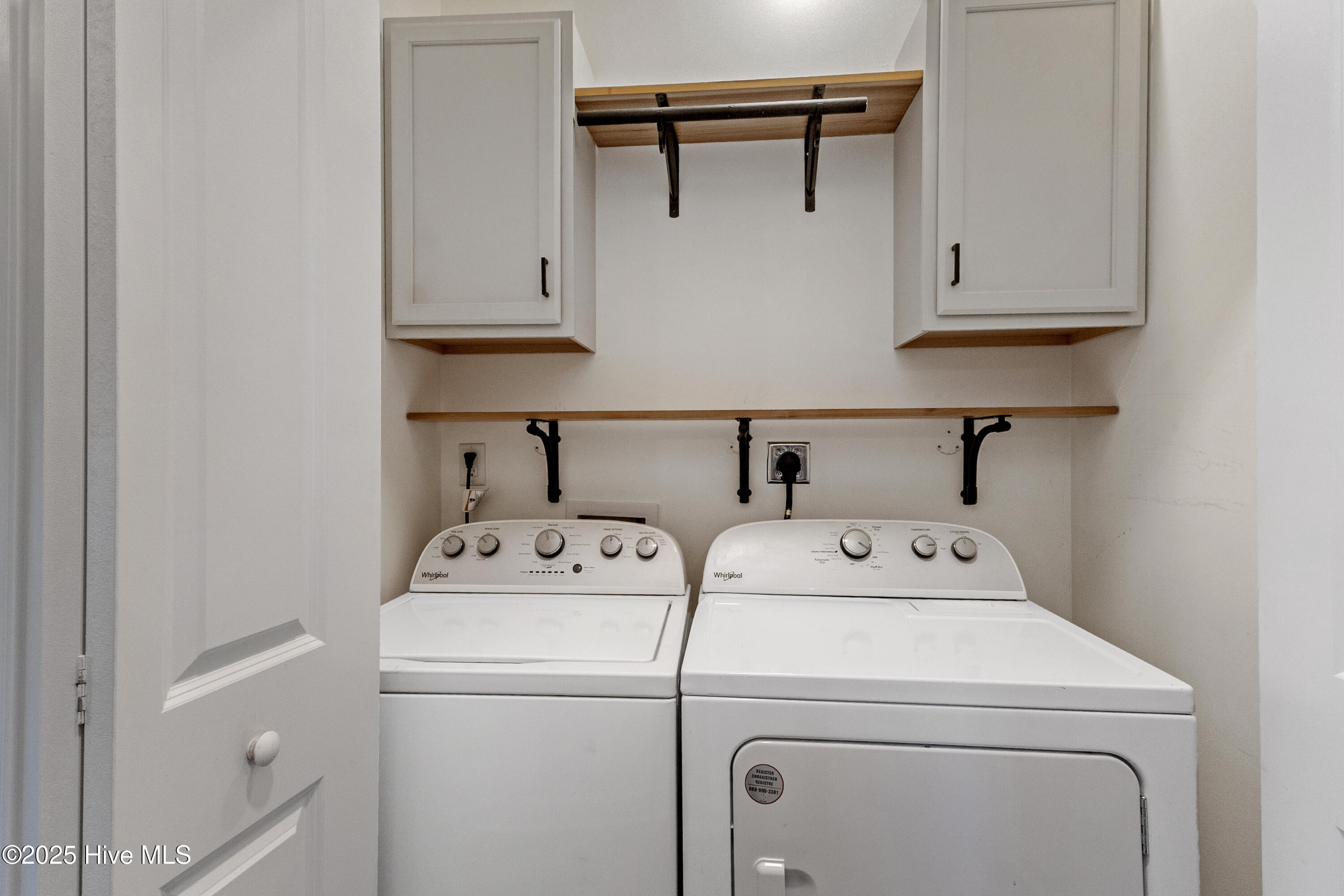 100569924 | Photo 22