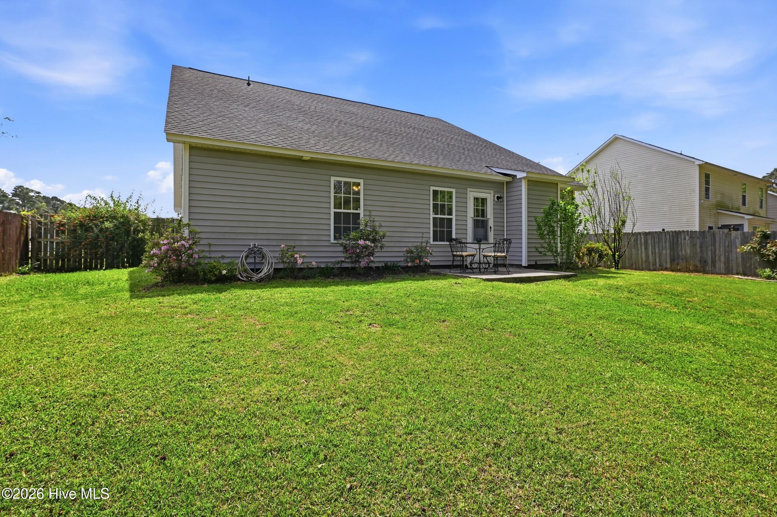 100566143 | Photo 34